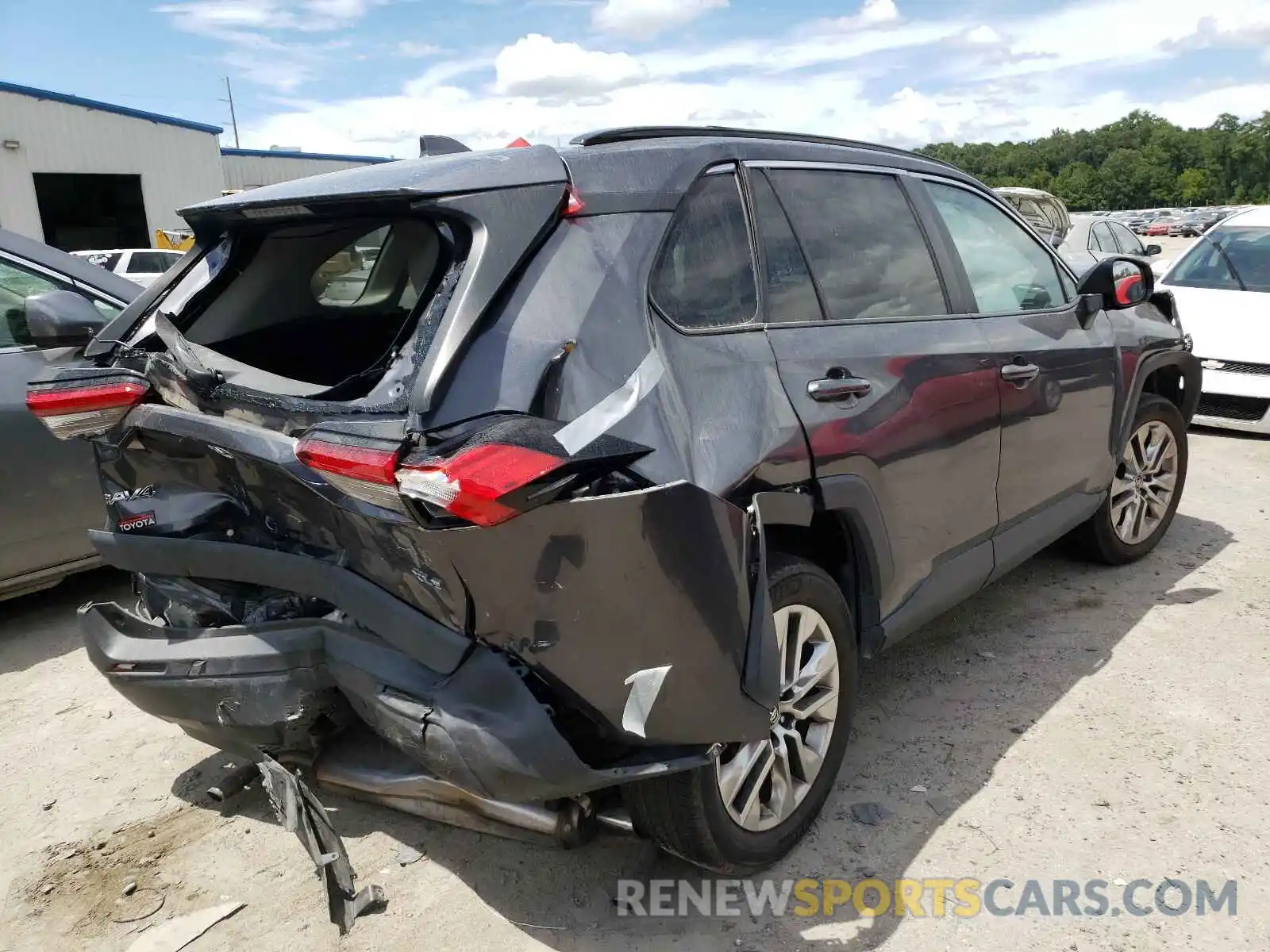 4 Photograph of a damaged car 2T3C1RFV7KW013070 TOYOTA RAV4 2019