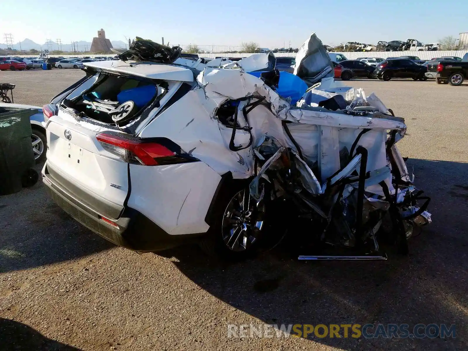 4 Photograph of a damaged car 2T3C1RFV7KW013800 TOYOTA RAV4 2019