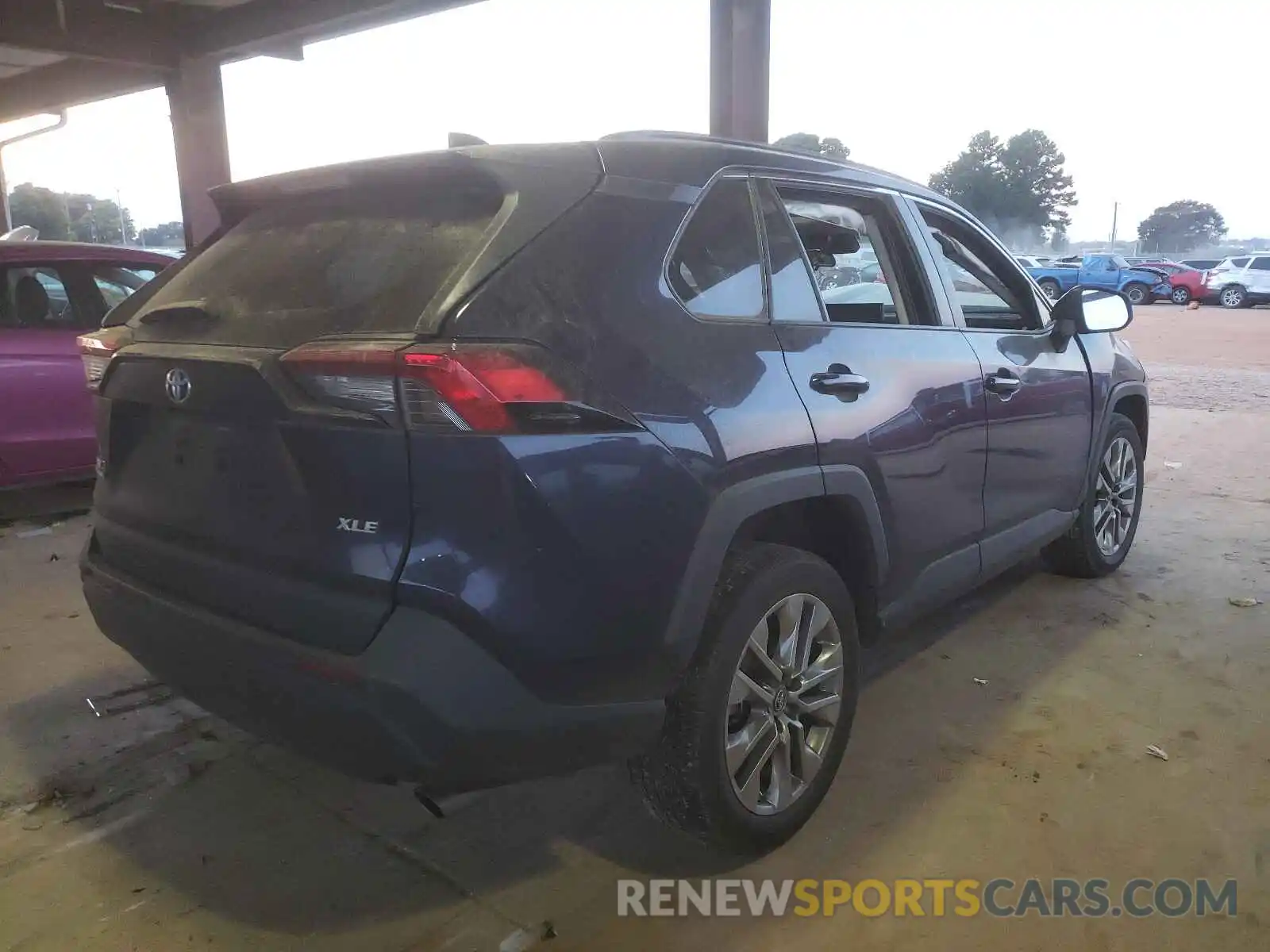 4 Photograph of a damaged car 2T3C1RFV7KW023176 TOYOTA RAV4 2019