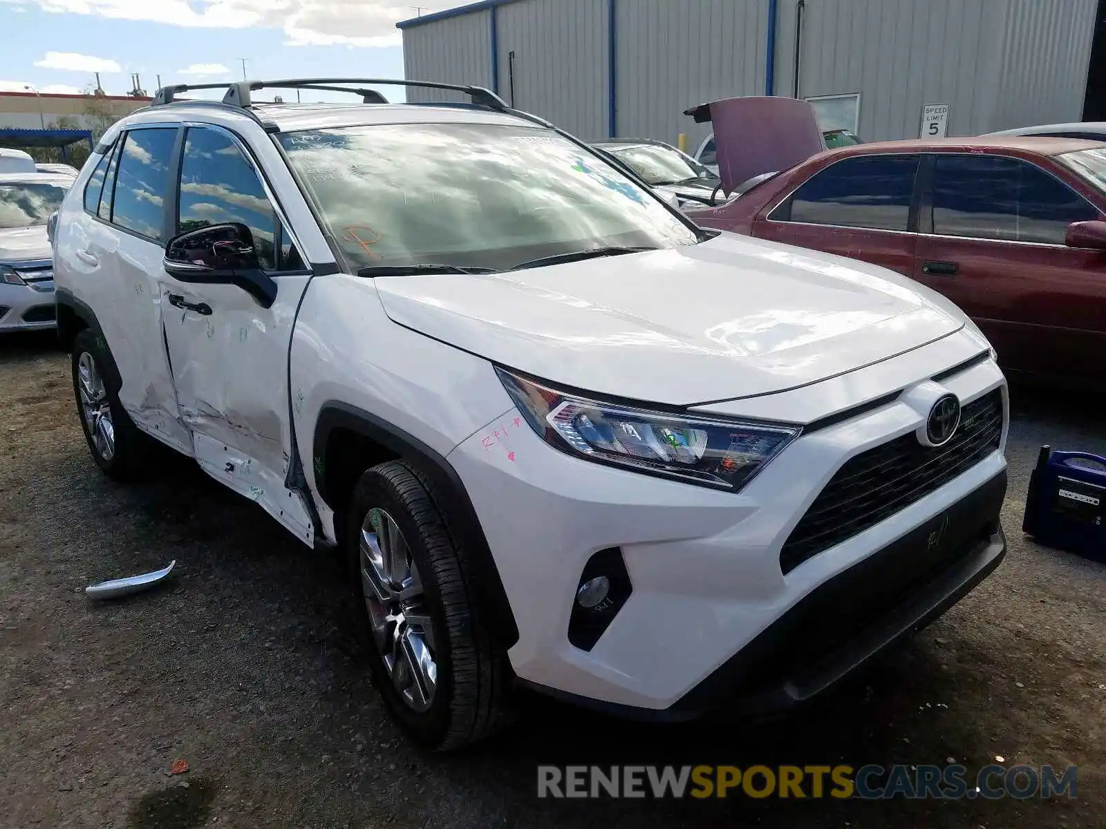 1 Photograph of a damaged car 2T3C1RFV7KW023680 TOYOTA RAV4 2019