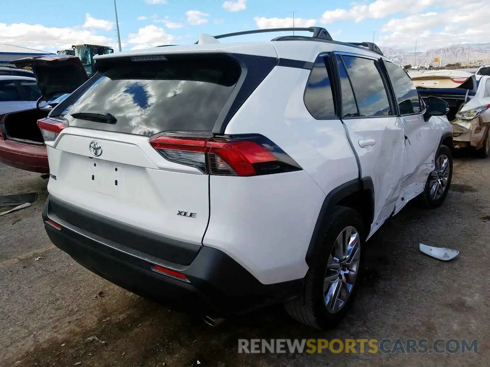 4 Photograph of a damaged car 2T3C1RFV7KW023680 TOYOTA RAV4 2019