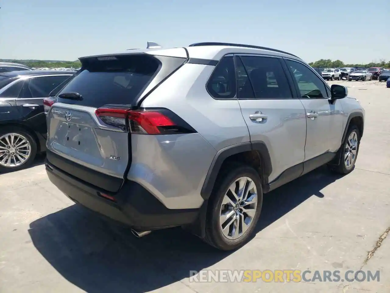 4 Photograph of a damaged car 2T3C1RFV7KW023744 TOYOTA RAV4 2019