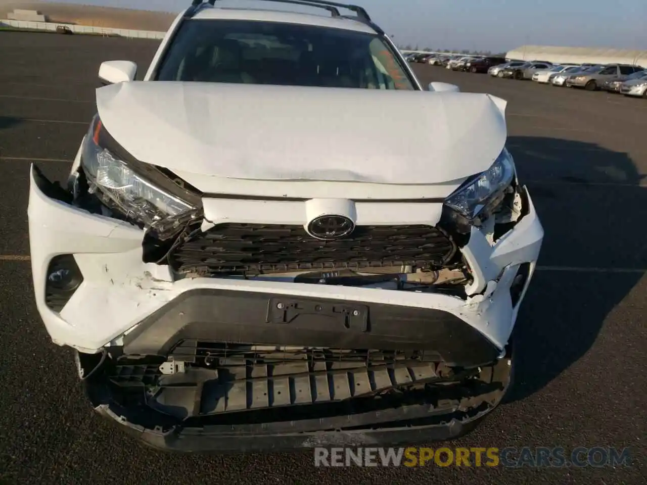 9 Photograph of a damaged car 2T3C1RFV7KW025641 TOYOTA RAV4 2019