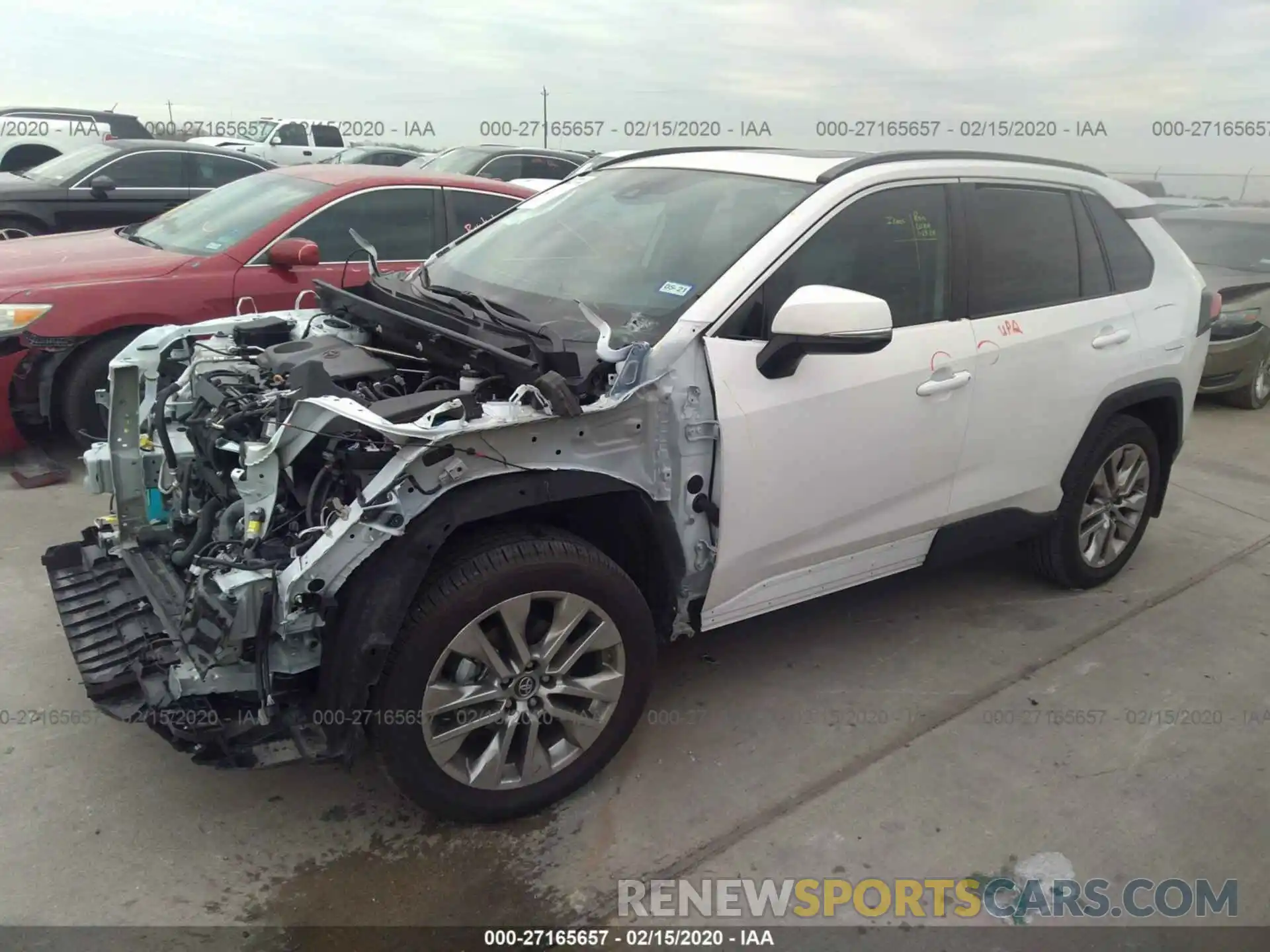 2 Фотография поврежденного автомобиля 2T3C1RFV7KW025851 TOYOTA RAV4 2019