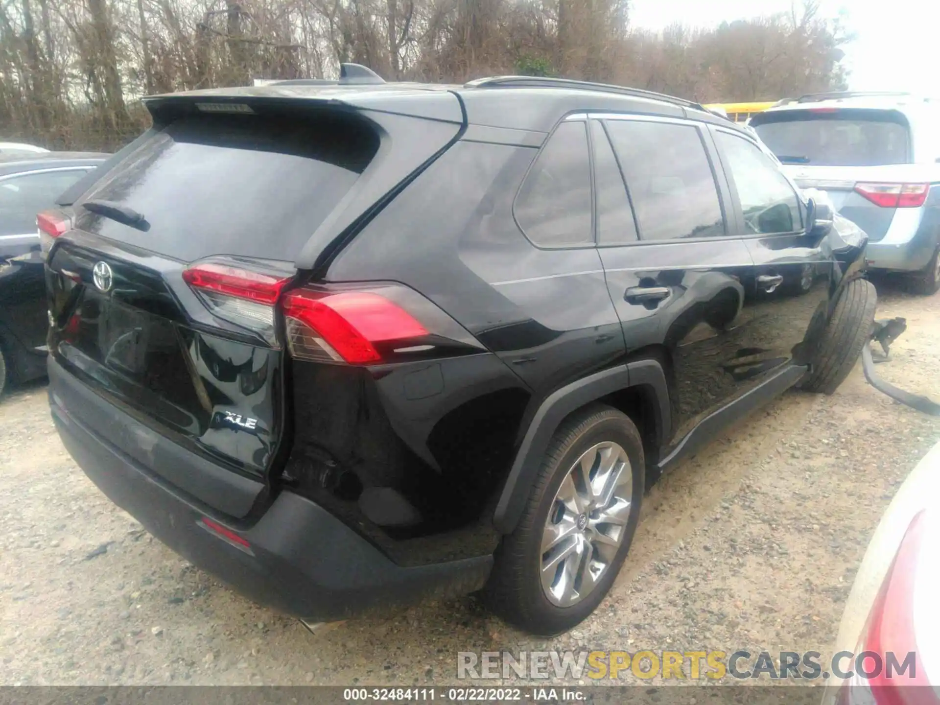 4 Photograph of a damaged car 2T3C1RFV7KW026840 TOYOTA RAV4 2019