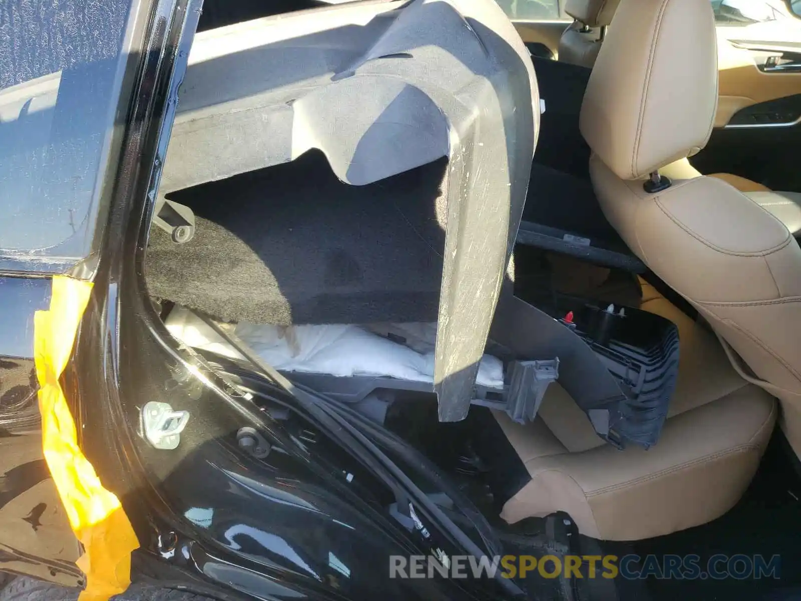 6 Photograph of a damaged car 2T3C1RFV7KW039944 TOYOTA RAV4 2019