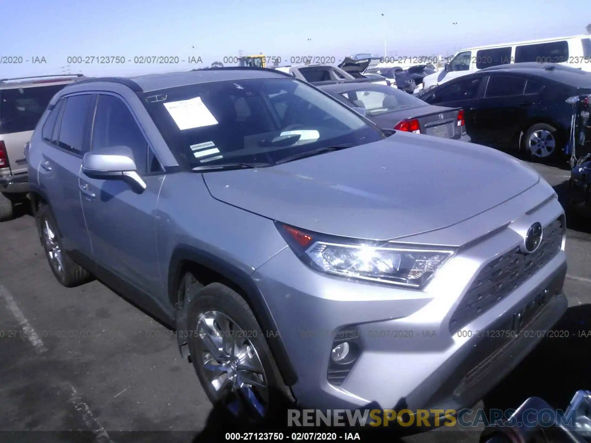 1 Photograph of a damaged car 2T3C1RFV7KW044951 TOYOTA RAV4 2019