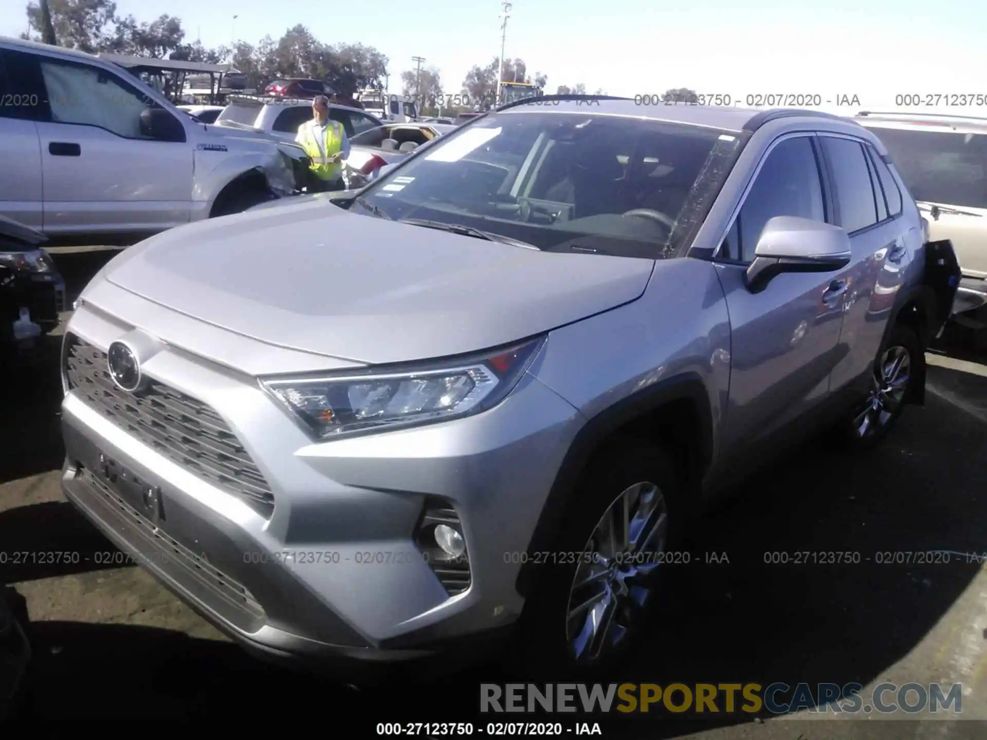 2 Photograph of a damaged car 2T3C1RFV7KW044951 TOYOTA RAV4 2019