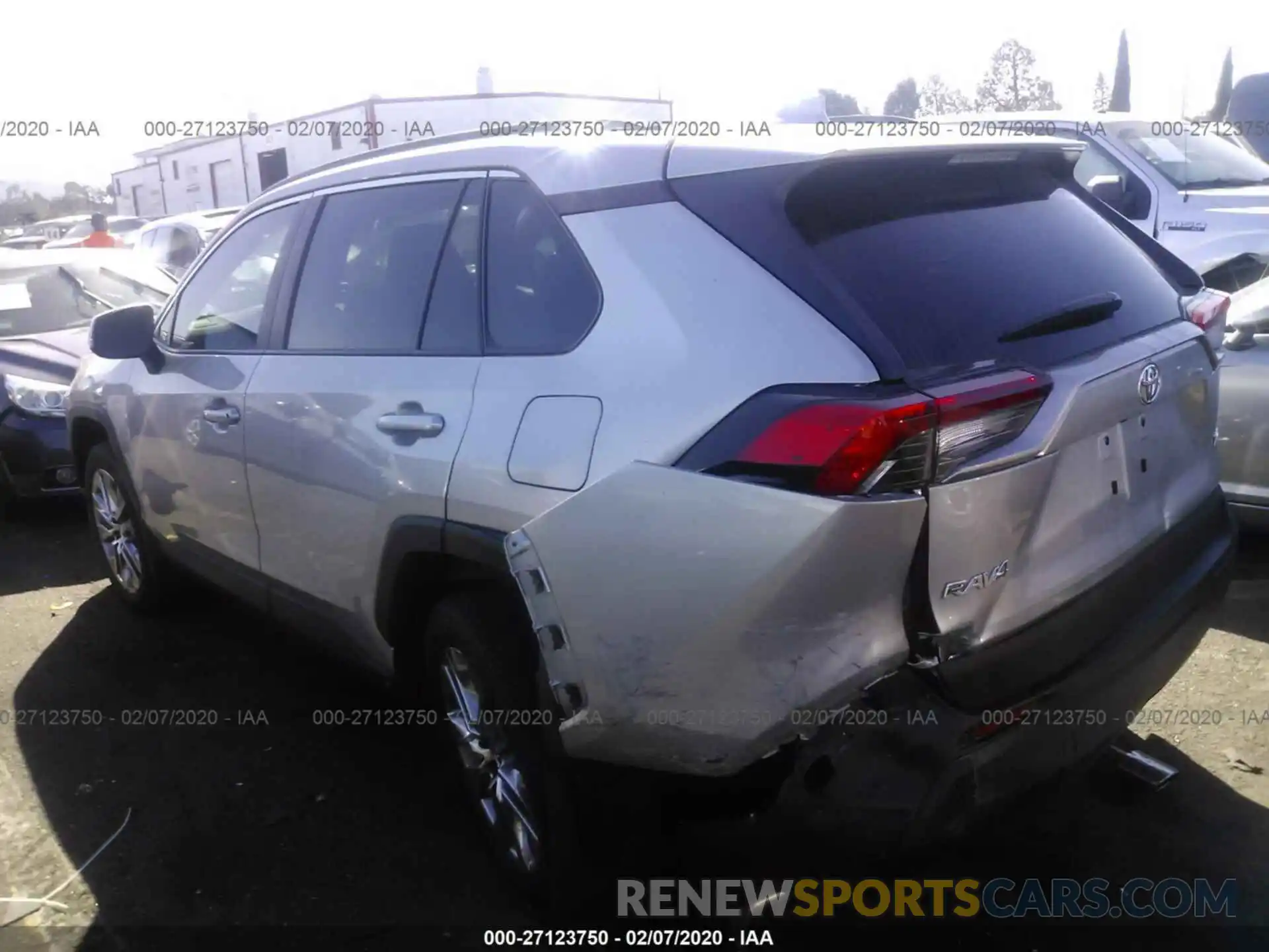 3 Фотография поврежденного автомобиля 2T3C1RFV7KW044951 TOYOTA RAV4 2019