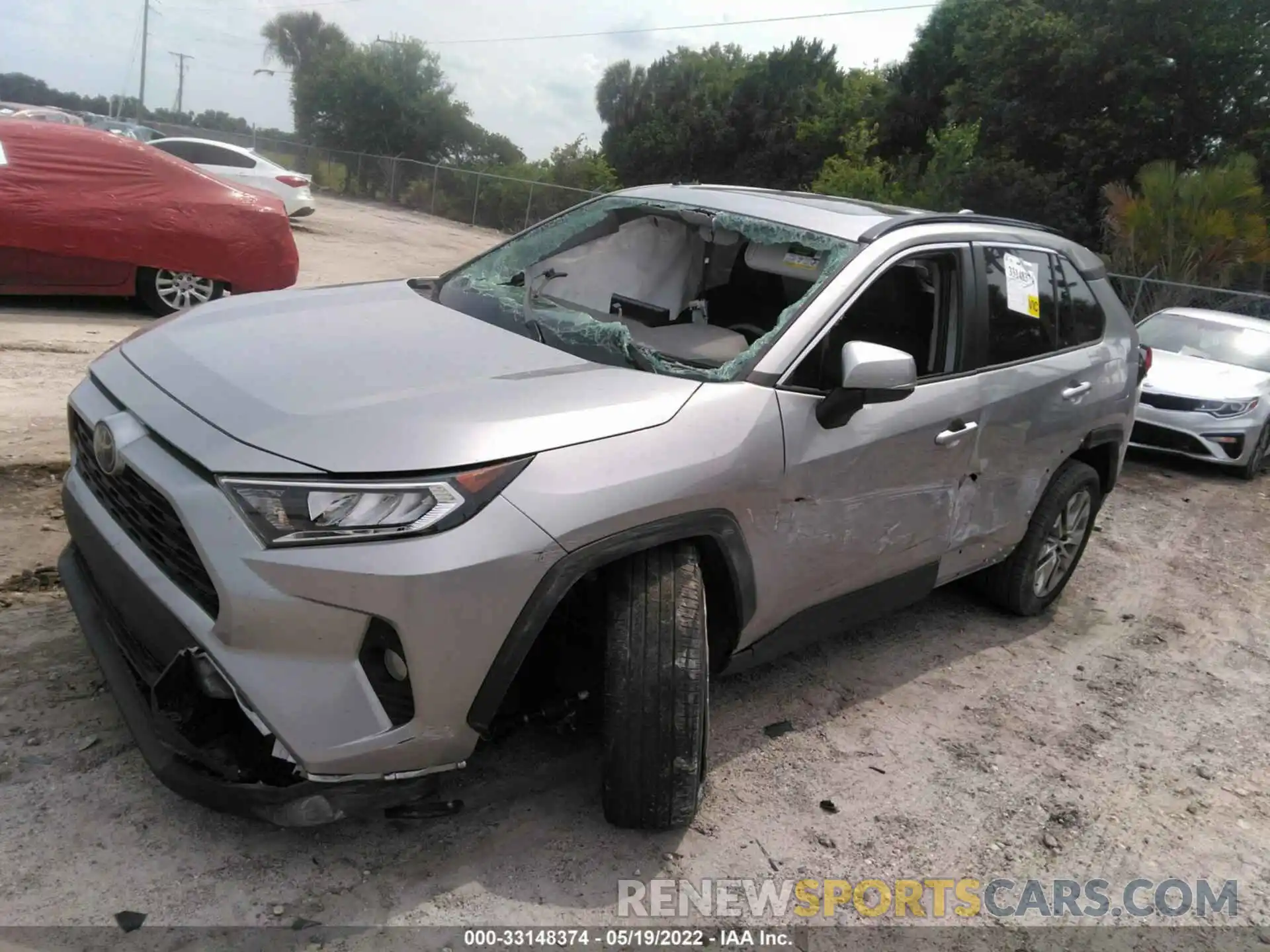 2 Фотография поврежденного автомобиля 2T3C1RFV8KC009627 TOYOTA RAV4 2019