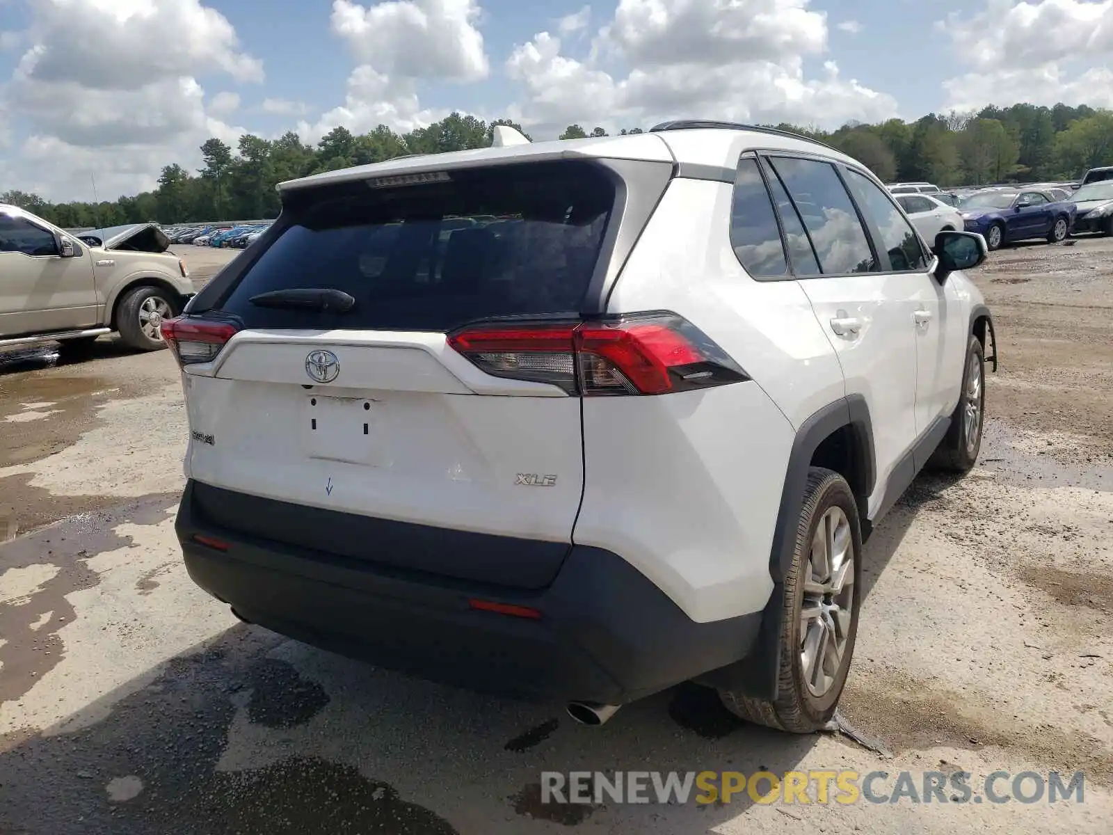 4 Photograph of a damaged car 2T3C1RFV8KC012849 TOYOTA RAV4 2019