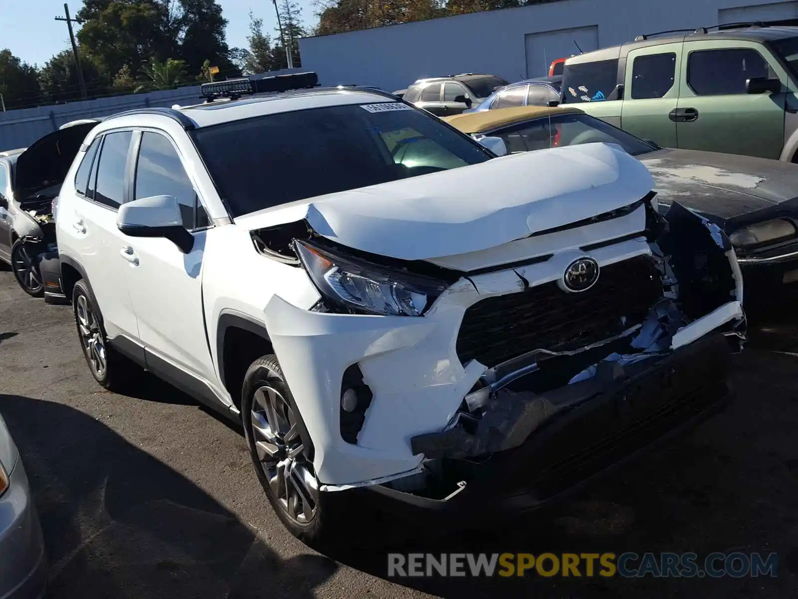 1 Photograph of a damaged car 2T3C1RFV8KC019140 TOYOTA RAV4 2019