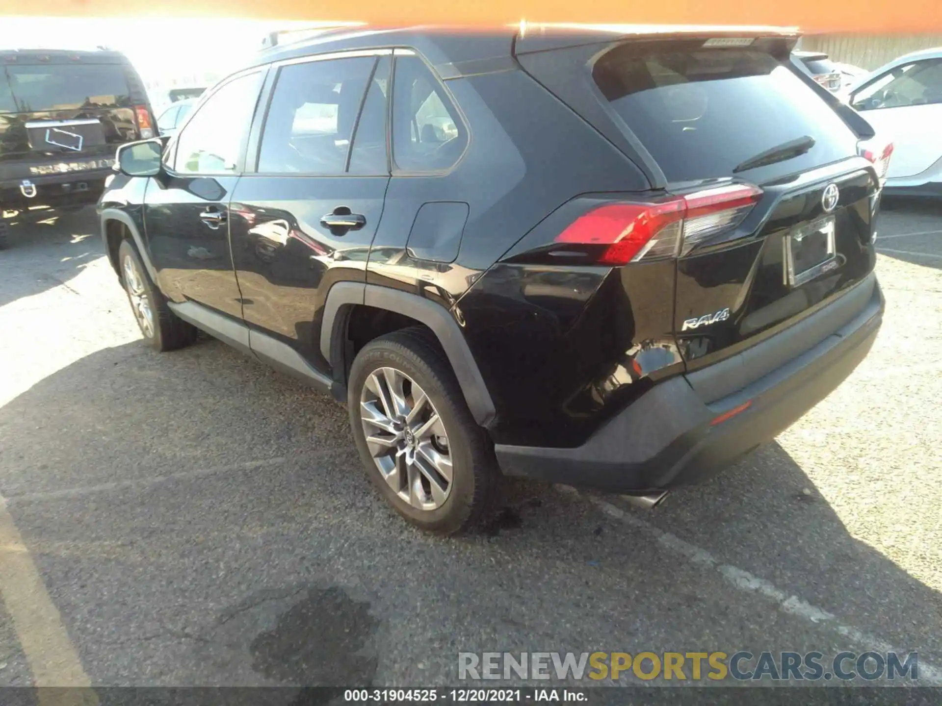 3 Photograph of a damaged car 2T3C1RFV8KC020966 TOYOTA RAV4 2019