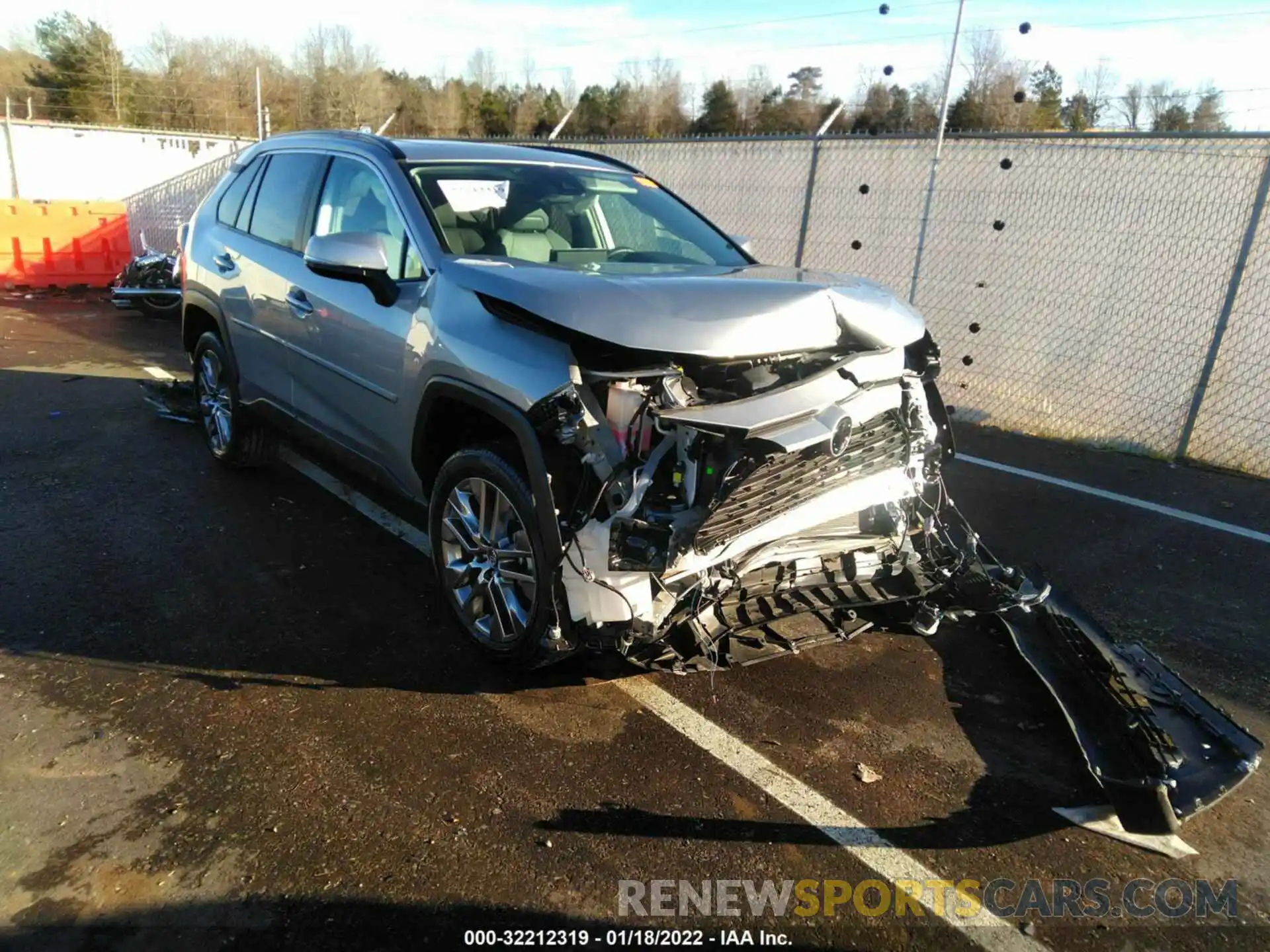 1 Photograph of a damaged car 2T3C1RFV8KC027108 TOYOTA RAV4 2019