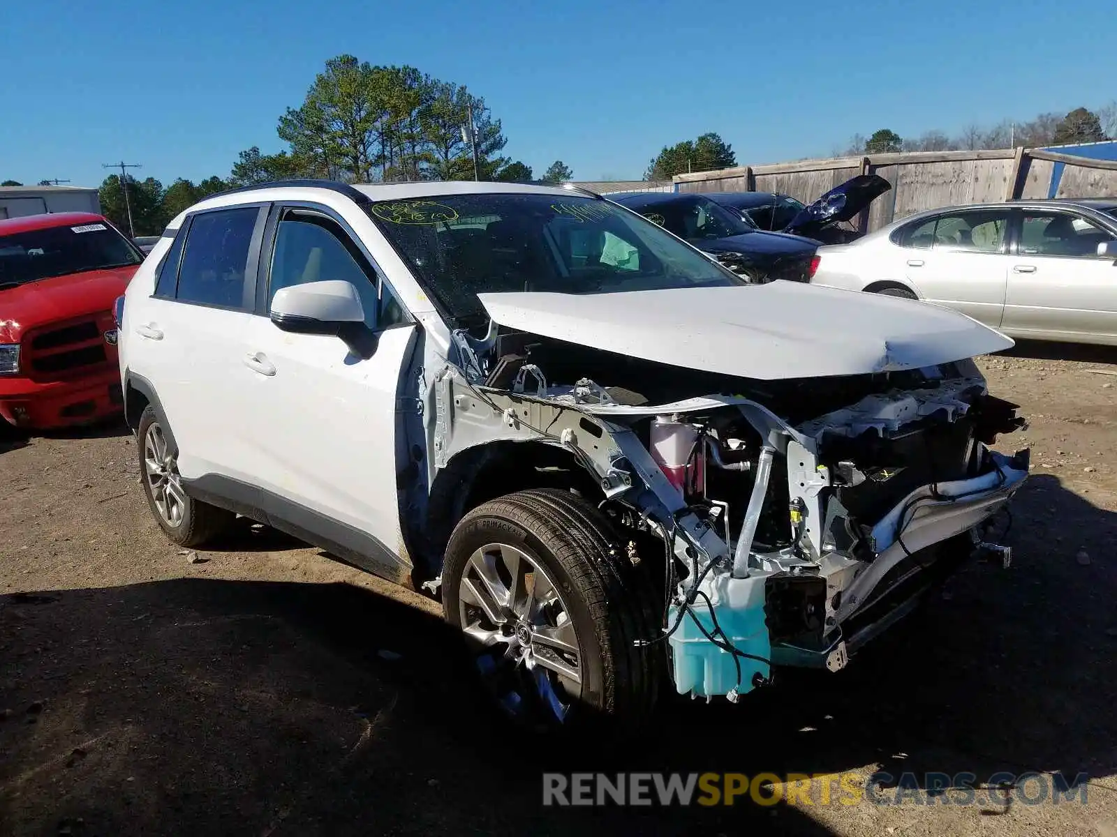 1 Photograph of a damaged car 2T3C1RFV8KW012333 TOYOTA RAV4 2019