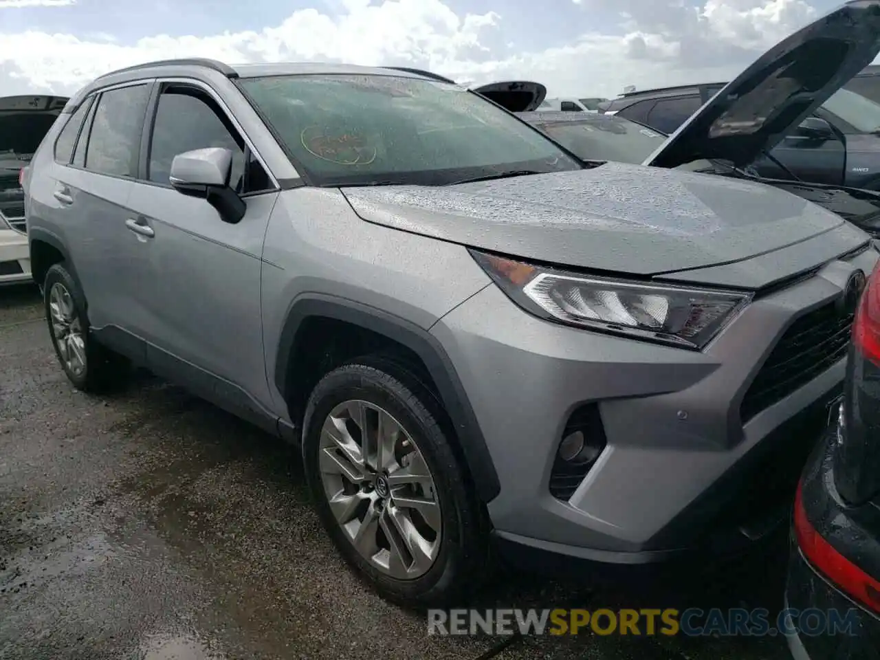 1 Photograph of a damaged car 2T3C1RFV8KW013854 TOYOTA RAV4 2019