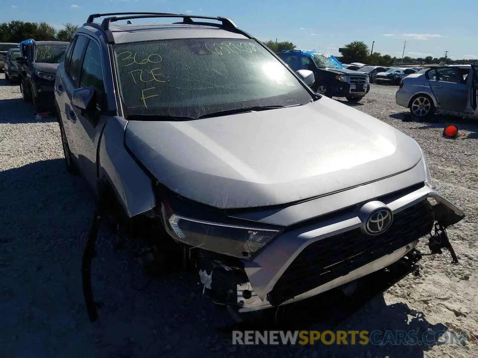 1 Photograph of a damaged car 2T3C1RFV8KW023784 TOYOTA RAV4 2019