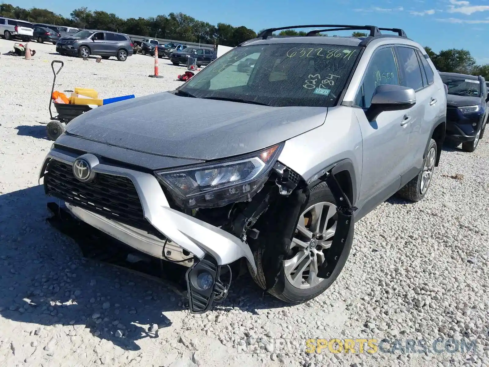 2 Photograph of a damaged car 2T3C1RFV8KW023784 TOYOTA RAV4 2019