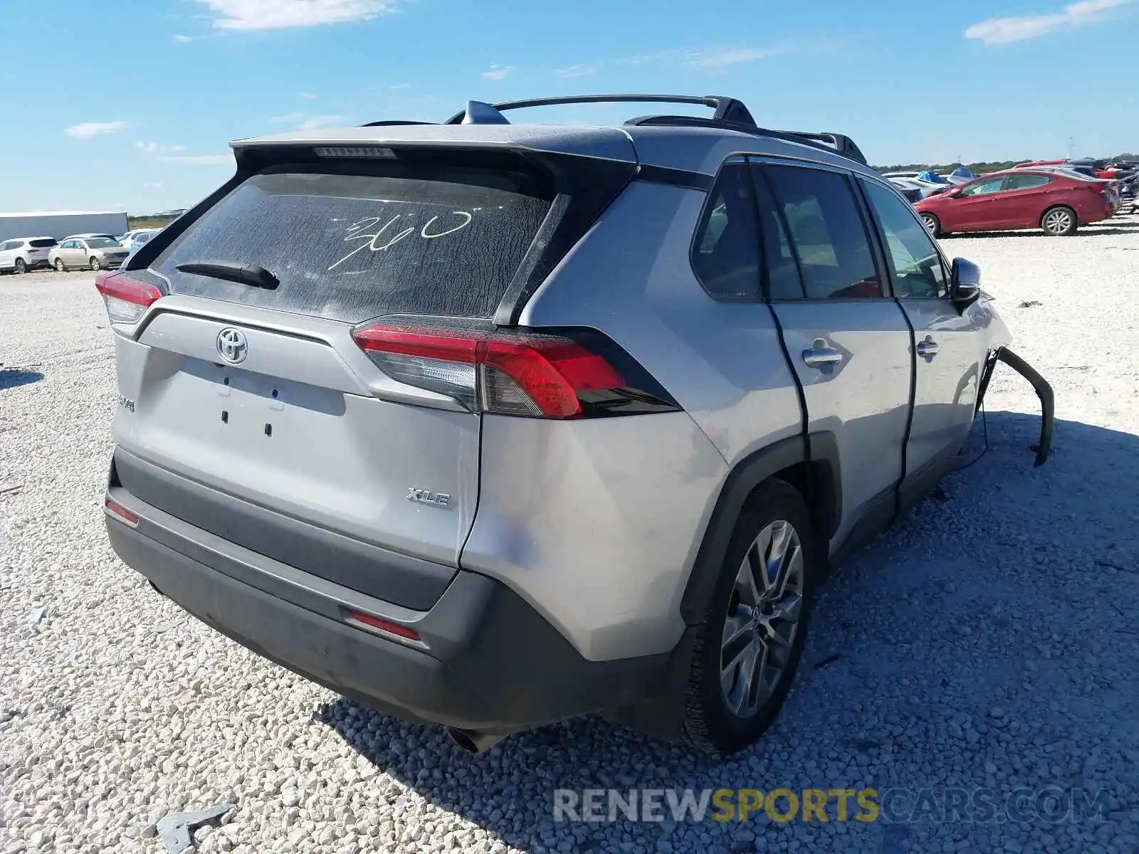 4 Photograph of a damaged car 2T3C1RFV8KW023784 TOYOTA RAV4 2019