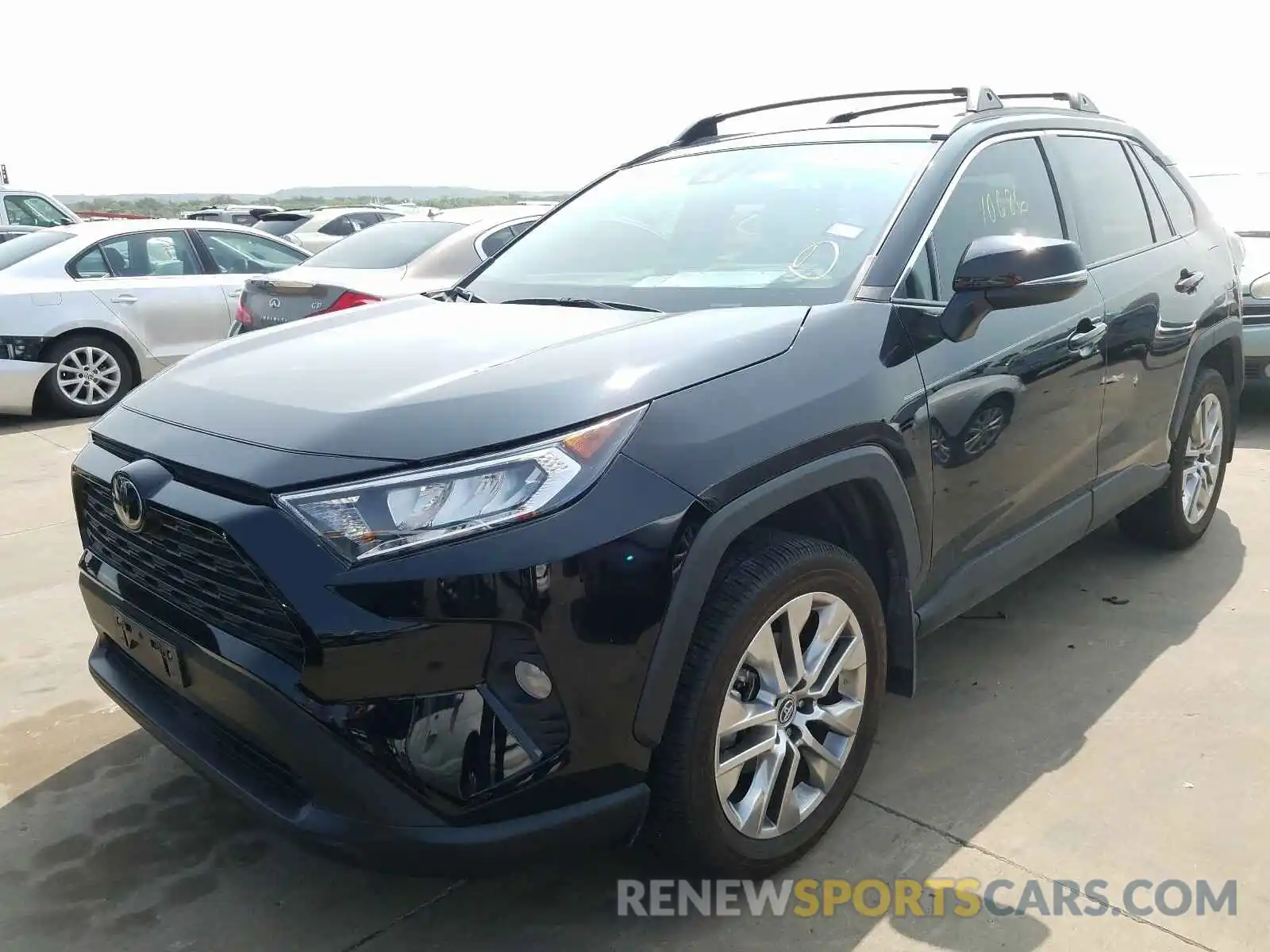 2 Photograph of a damaged car 2T3C1RFV8KW025731 TOYOTA RAV4 2019