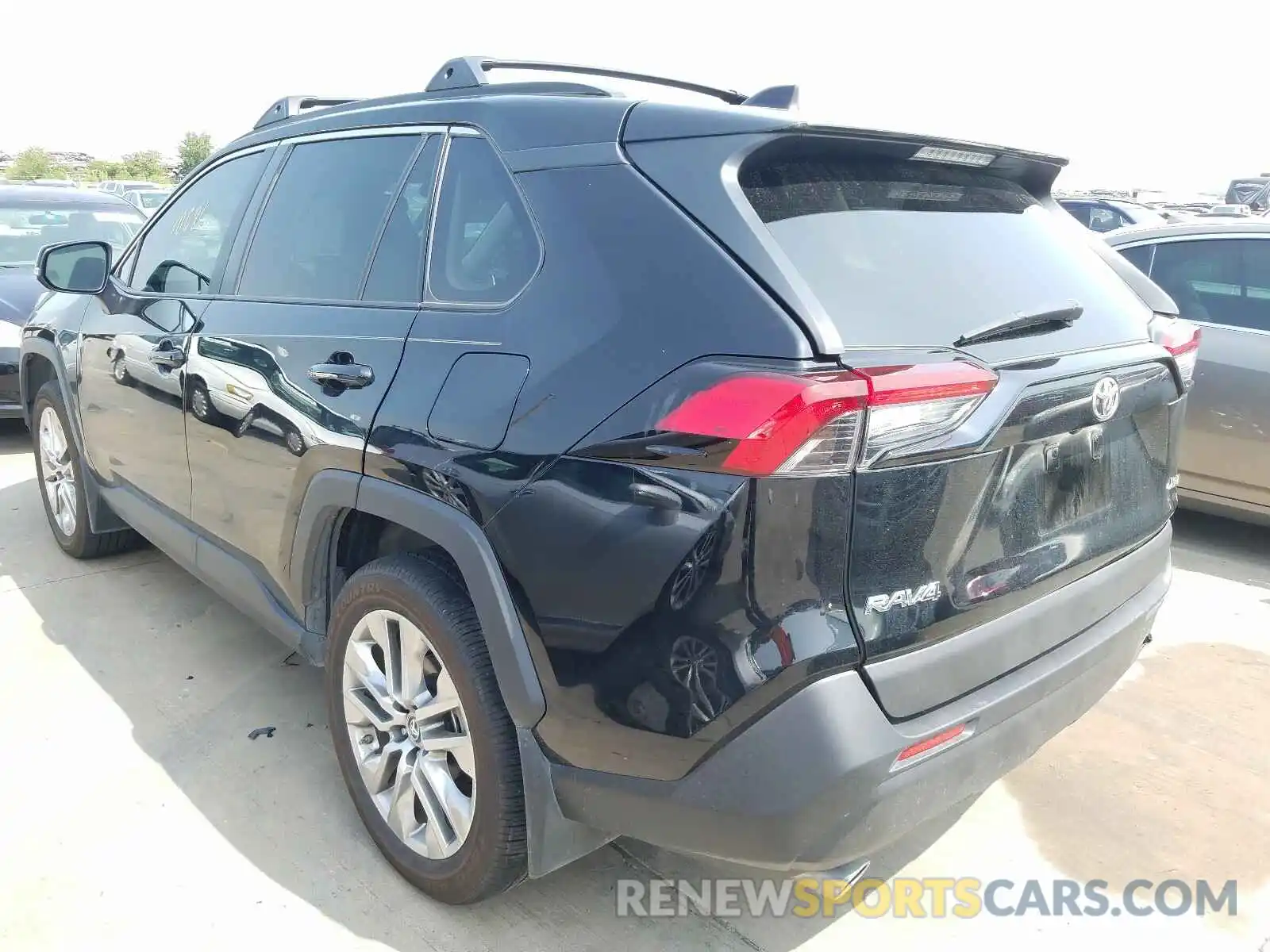 3 Photograph of a damaged car 2T3C1RFV8KW025731 TOYOTA RAV4 2019