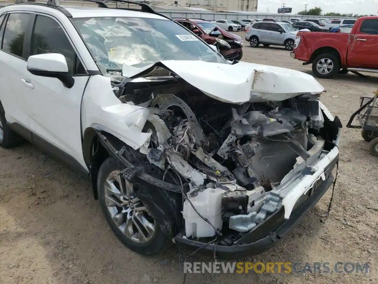 9 Photograph of a damaged car 2T3C1RFV8KW027284 TOYOTA RAV4 2019