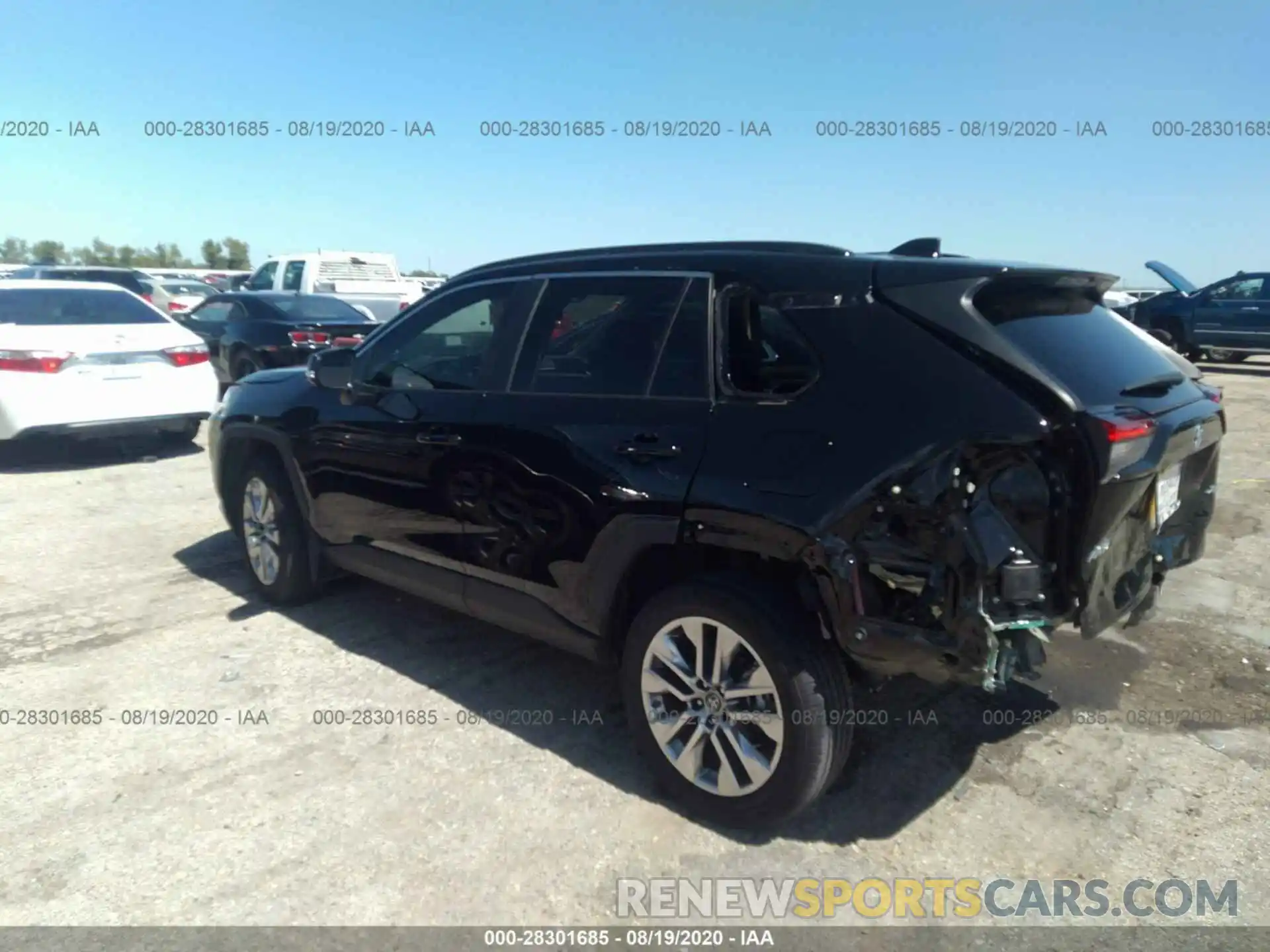 3 Photograph of a damaged car 2T3C1RFV8KW028418 TOYOTA RAV4 2019