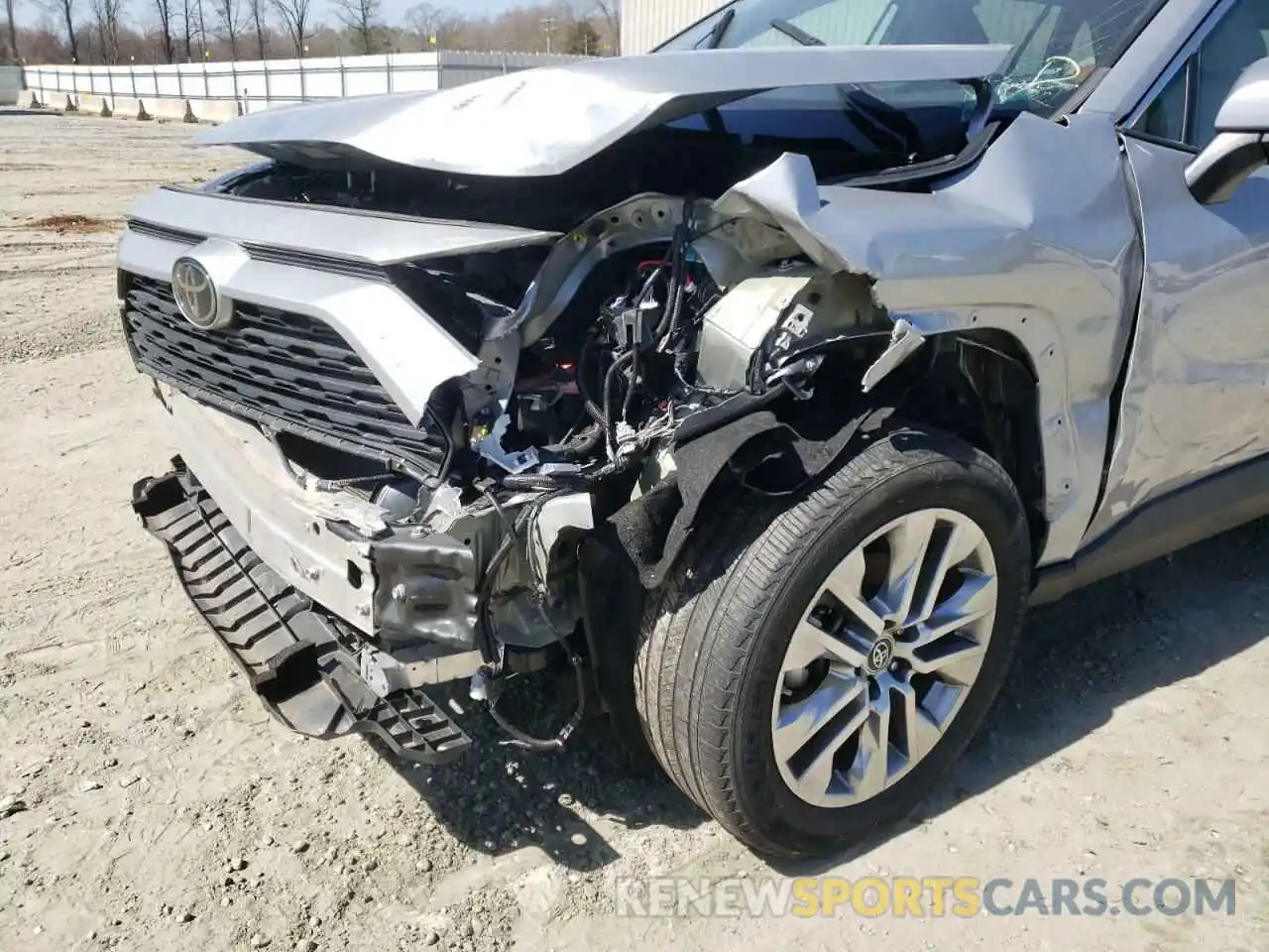 9 Фотография поврежденного автомобиля 2T3C1RFV8KW054274 TOYOTA RAV4 2019