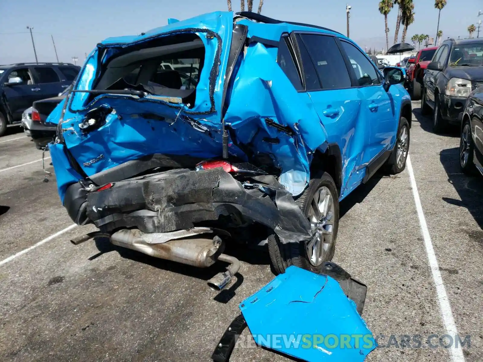 4 Photograph of a damaged car 2T3C1RFV9KC023715 TOYOTA RAV4 2019