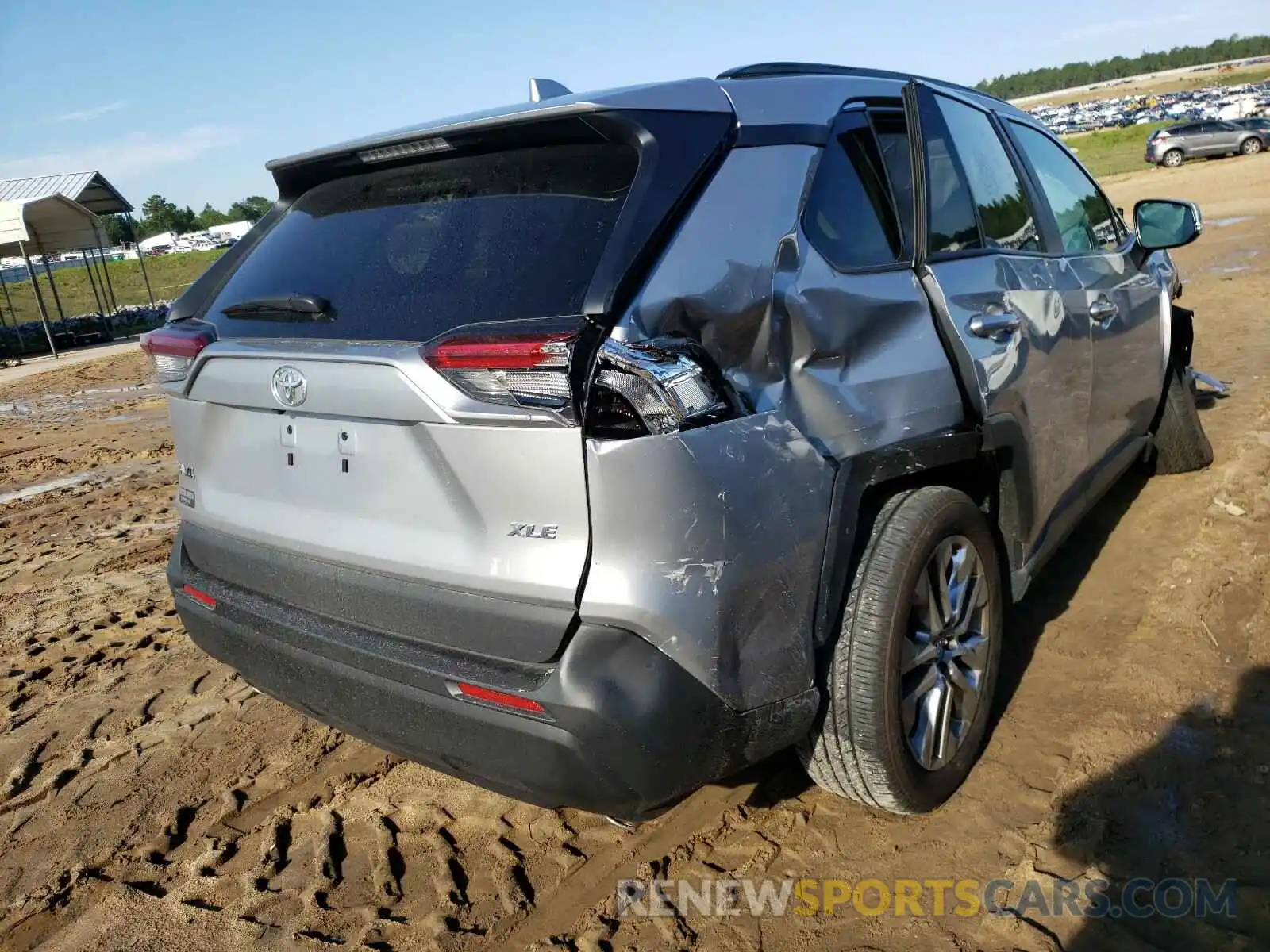 4 Photograph of a damaged car 2T3C1RFV9KC024198 TOYOTA RAV4 2019