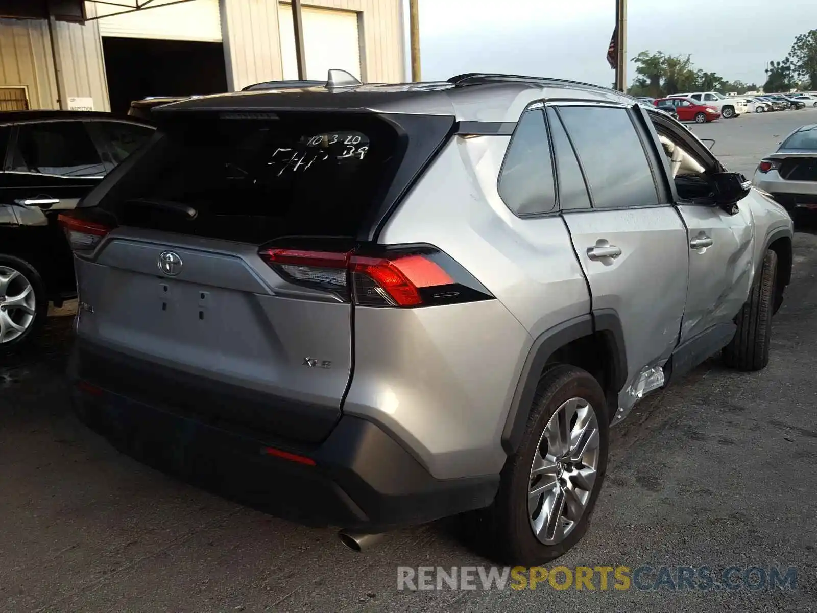 4 Photograph of a damaged car 2T3C1RFV9KW010185 TOYOTA RAV4 2019