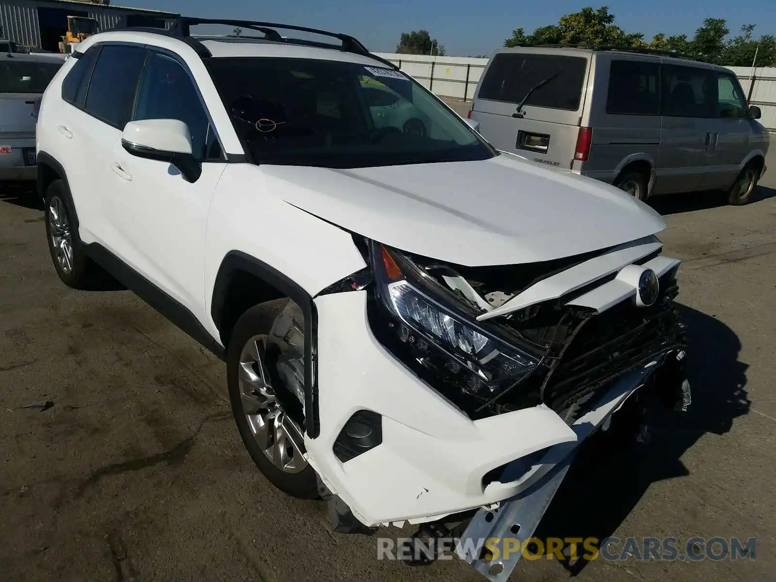 1 Photograph of a damaged car 2T3C1RFV9KW011420 TOYOTA RAV4 2019