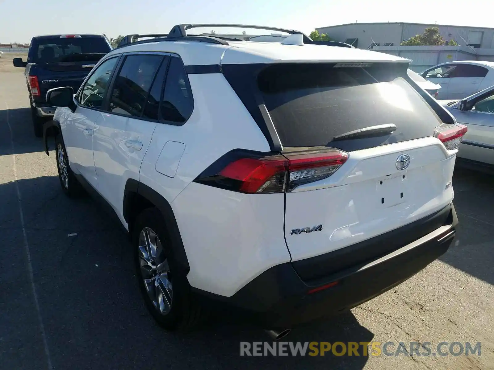 3 Photograph of a damaged car 2T3C1RFV9KW011420 TOYOTA RAV4 2019