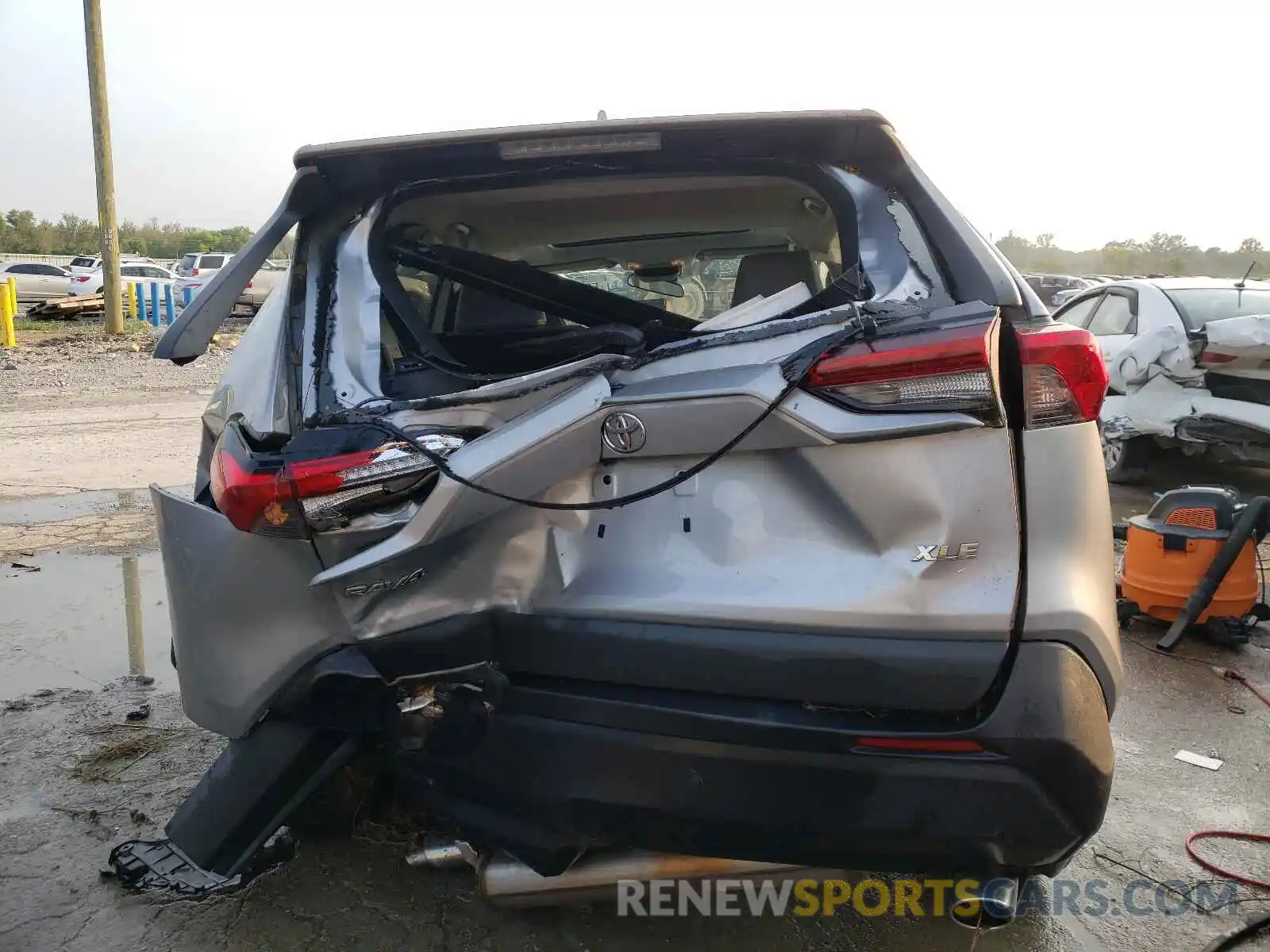 9 Photograph of a damaged car 2T3C1RFV9KW022238 TOYOTA RAV4 2019