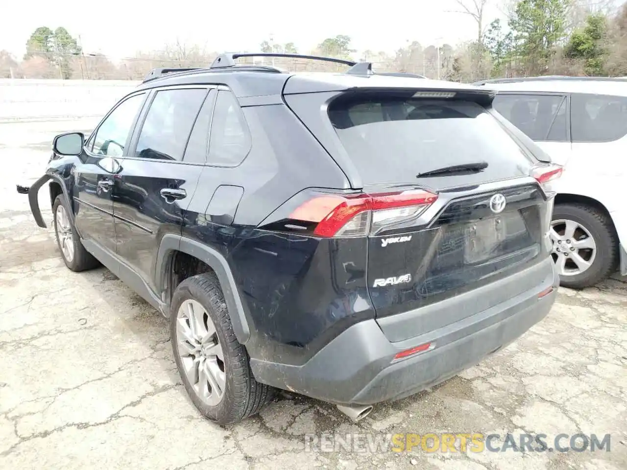 3 Photograph of a damaged car 2T3C1RFV9KW023440 TOYOTA RAV4 2019