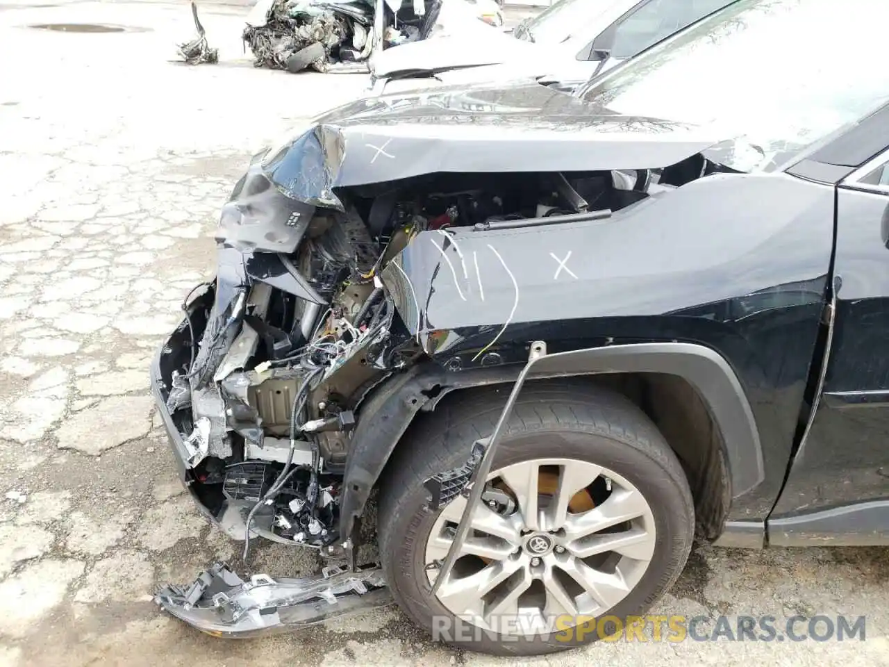 9 Photograph of a damaged car 2T3C1RFV9KW023440 TOYOTA RAV4 2019