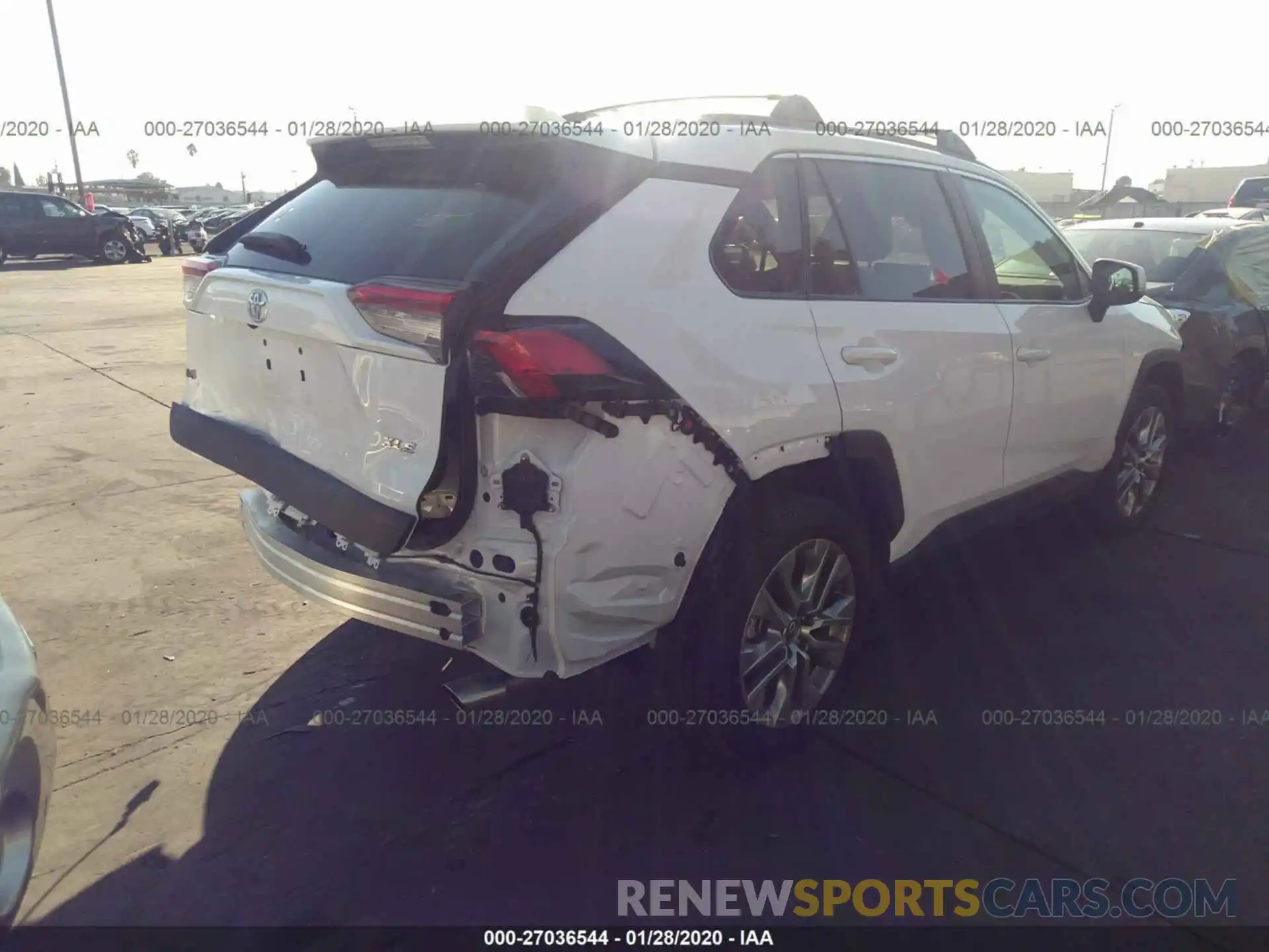 4 Photograph of a damaged car 2T3C1RFV9KW028010 TOYOTA RAV4 2019