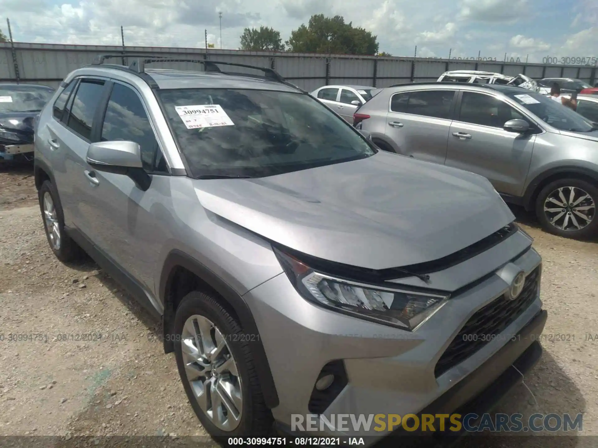 1 Photograph of a damaged car 2T3C1RFV9KW028203 TOYOTA RAV4 2019