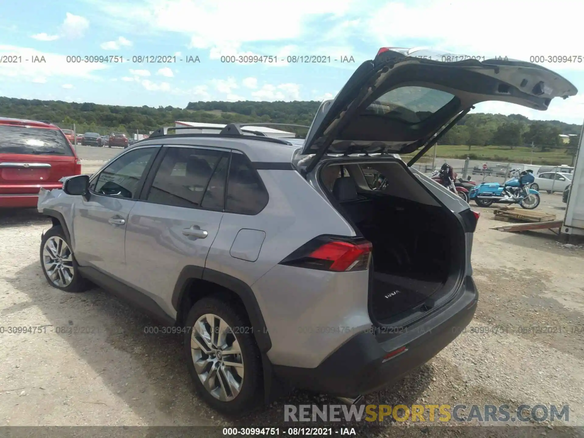 3 Photograph of a damaged car 2T3C1RFV9KW028203 TOYOTA RAV4 2019