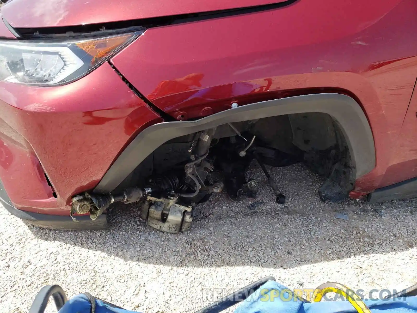 9 Photograph of a damaged car 2T3C1RFV9KW031537 TOYOTA RAV4 2019