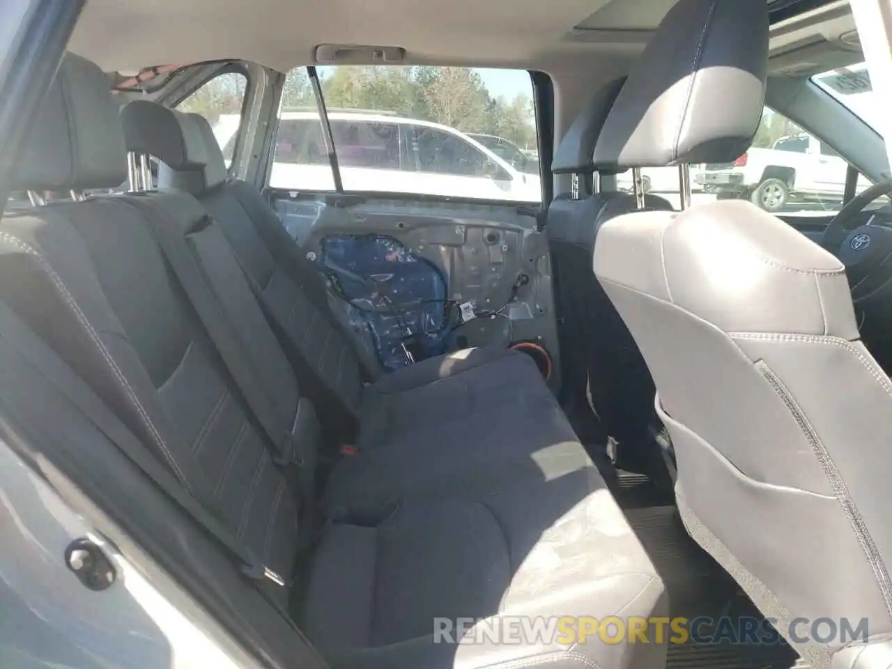 6 Photograph of a damaged car 2T3C1RFV9KW037144 TOYOTA RAV4 2019