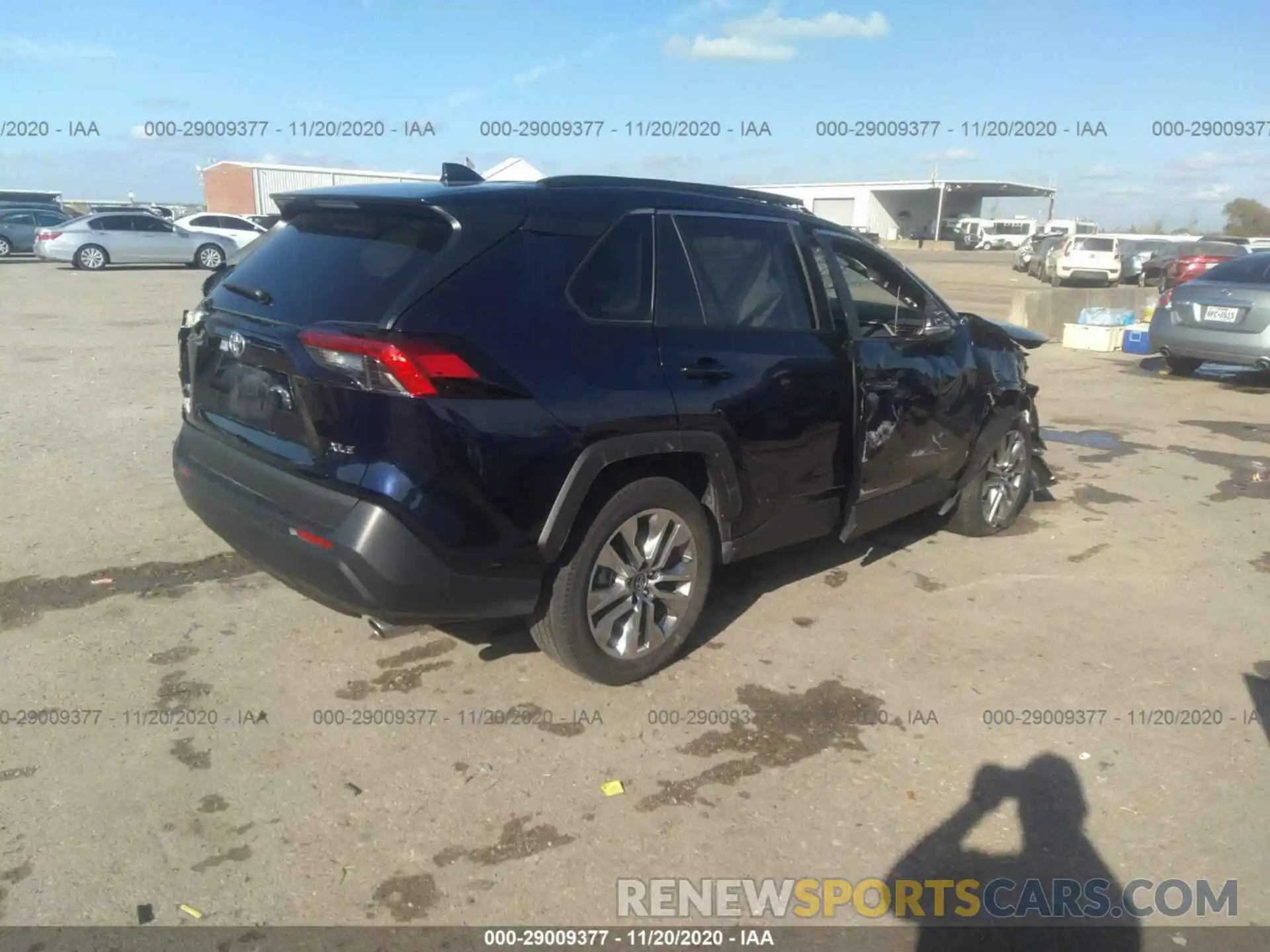 4 Photograph of a damaged car 2T3C1RFV9KW040108 TOYOTA RAV4 2019