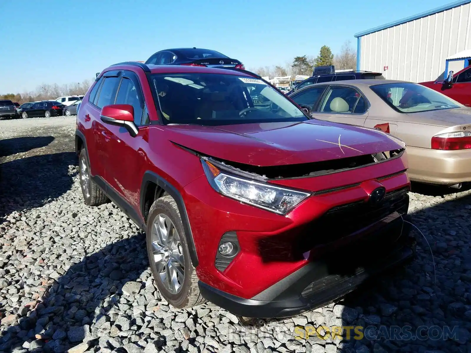 1 Photograph of a damaged car 2T3C1RFV9KW042067 TOYOTA RAV4 2019