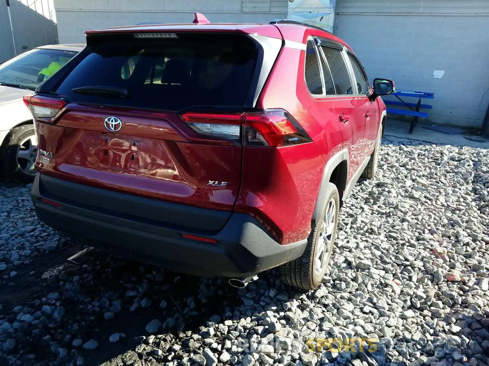 4 Photograph of a damaged car 2T3C1RFV9KW042067 TOYOTA RAV4 2019