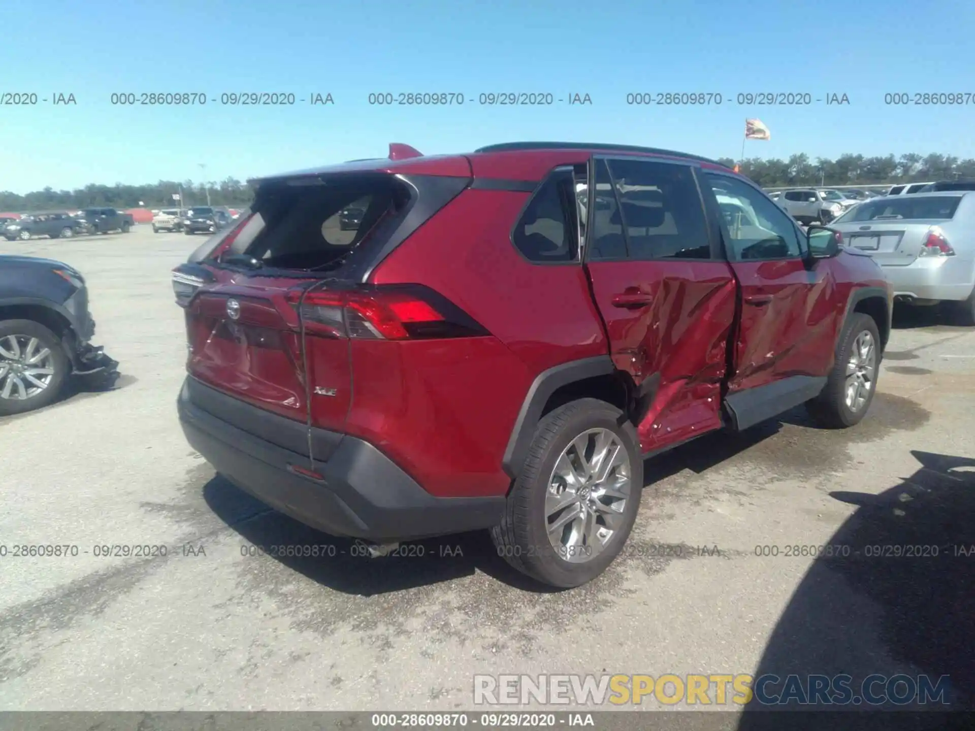 4 Photograph of a damaged car 2T3C1RFV9KW042683 TOYOTA RAV4 2019