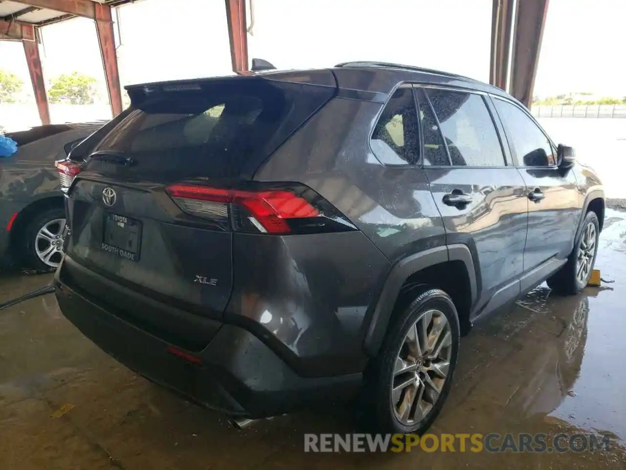 4 Photograph of a damaged car 2T3C1RFV9KW043218 TOYOTA RAV4 2019