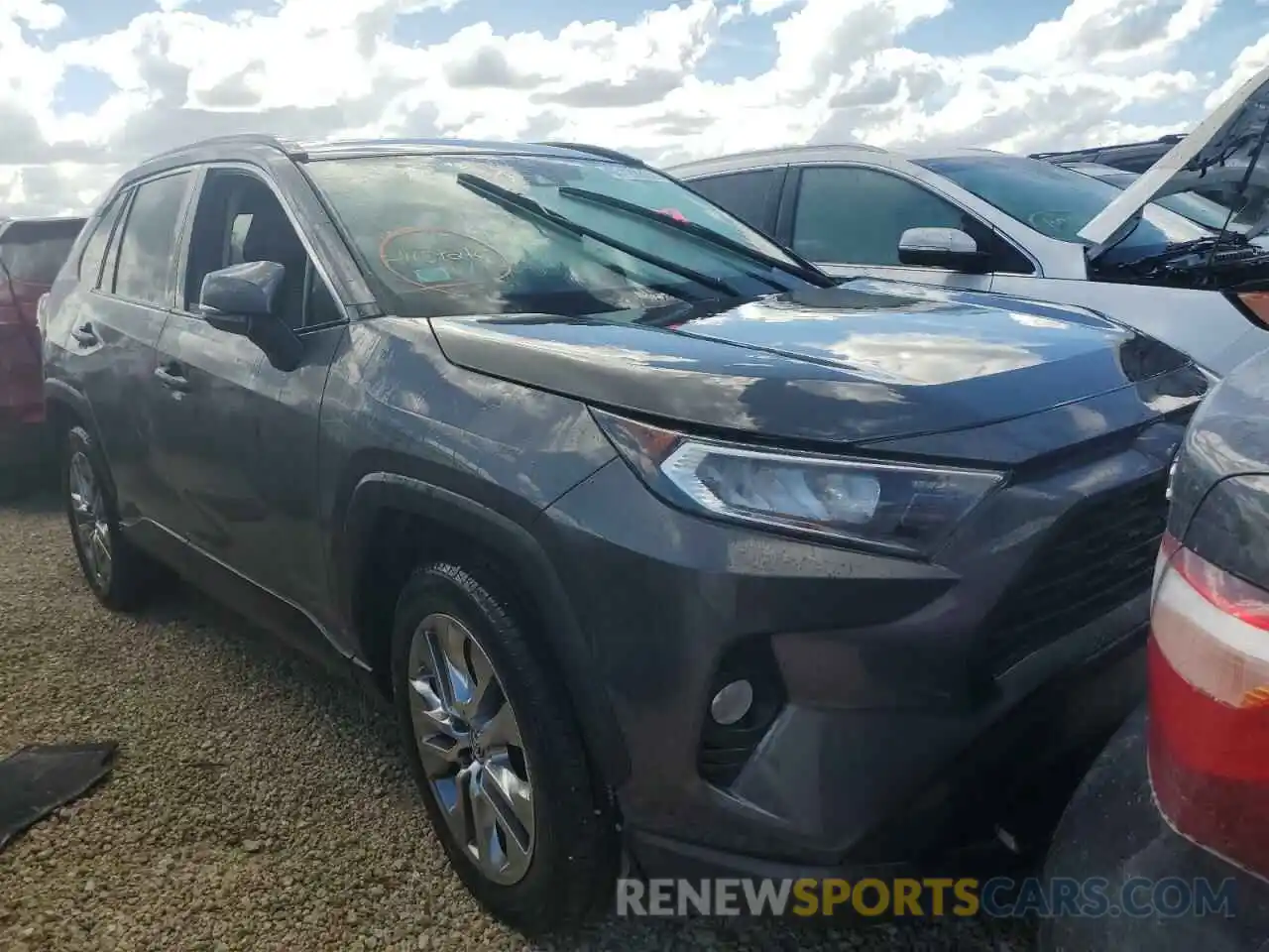 1 Photograph of a damaged car 2T3C1RFV9KW056714 TOYOTA RAV4 2019