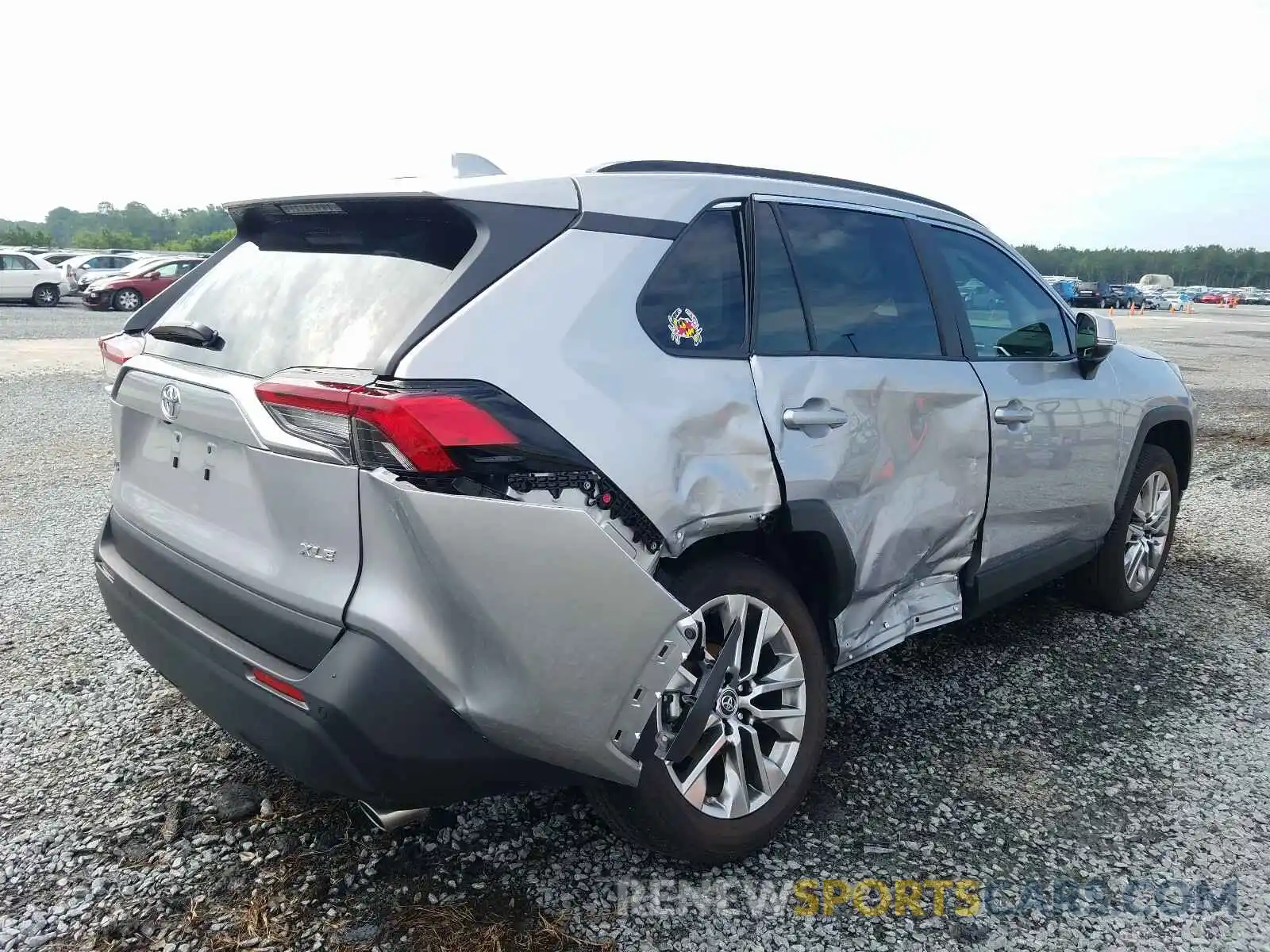 4 Photograph of a damaged car 2T3C1RFVXKC016210 TOYOTA RAV4 2019