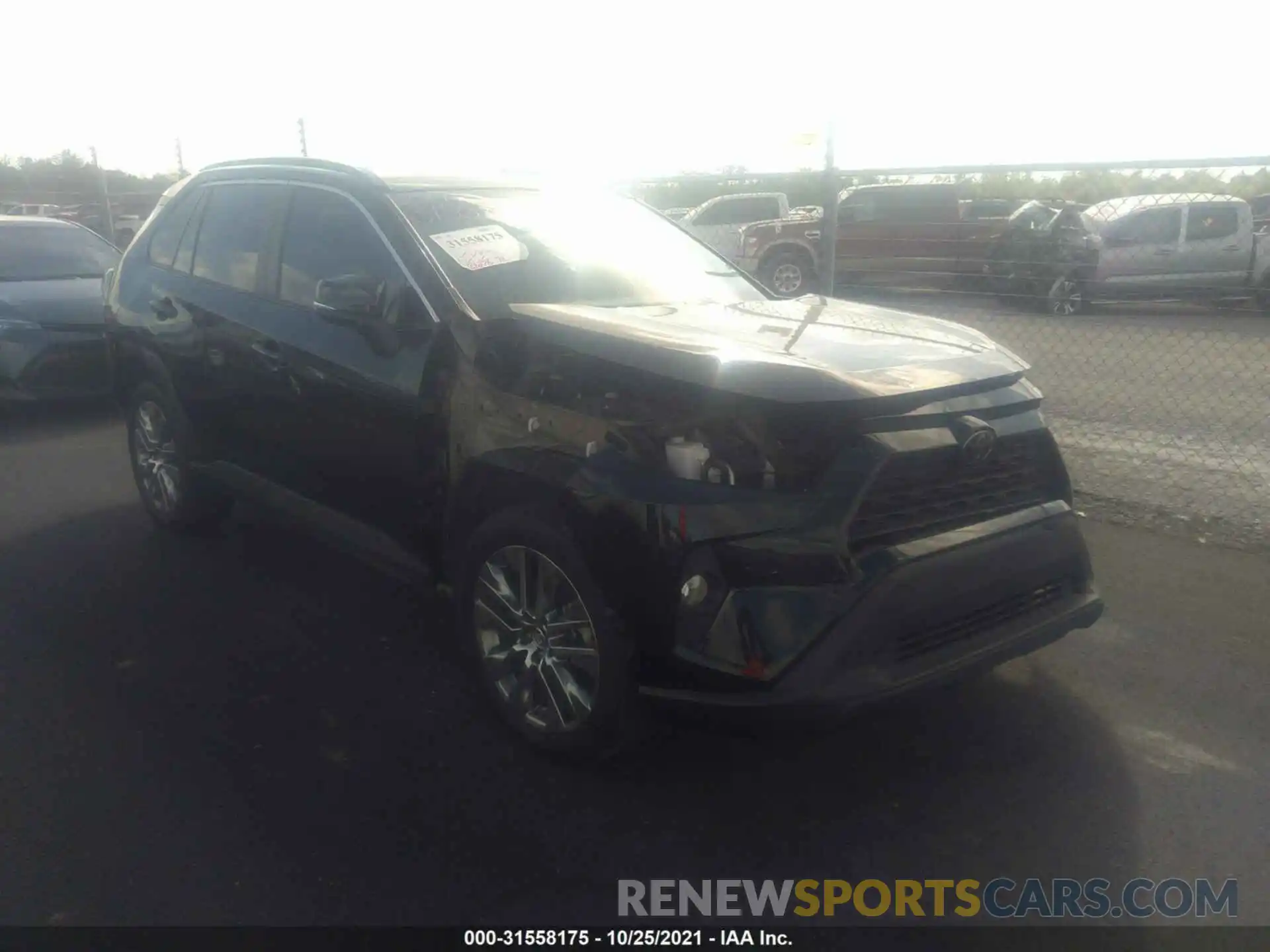 1 Photograph of a damaged car 2T3C1RFVXKC017437 TOYOTA RAV4 2019