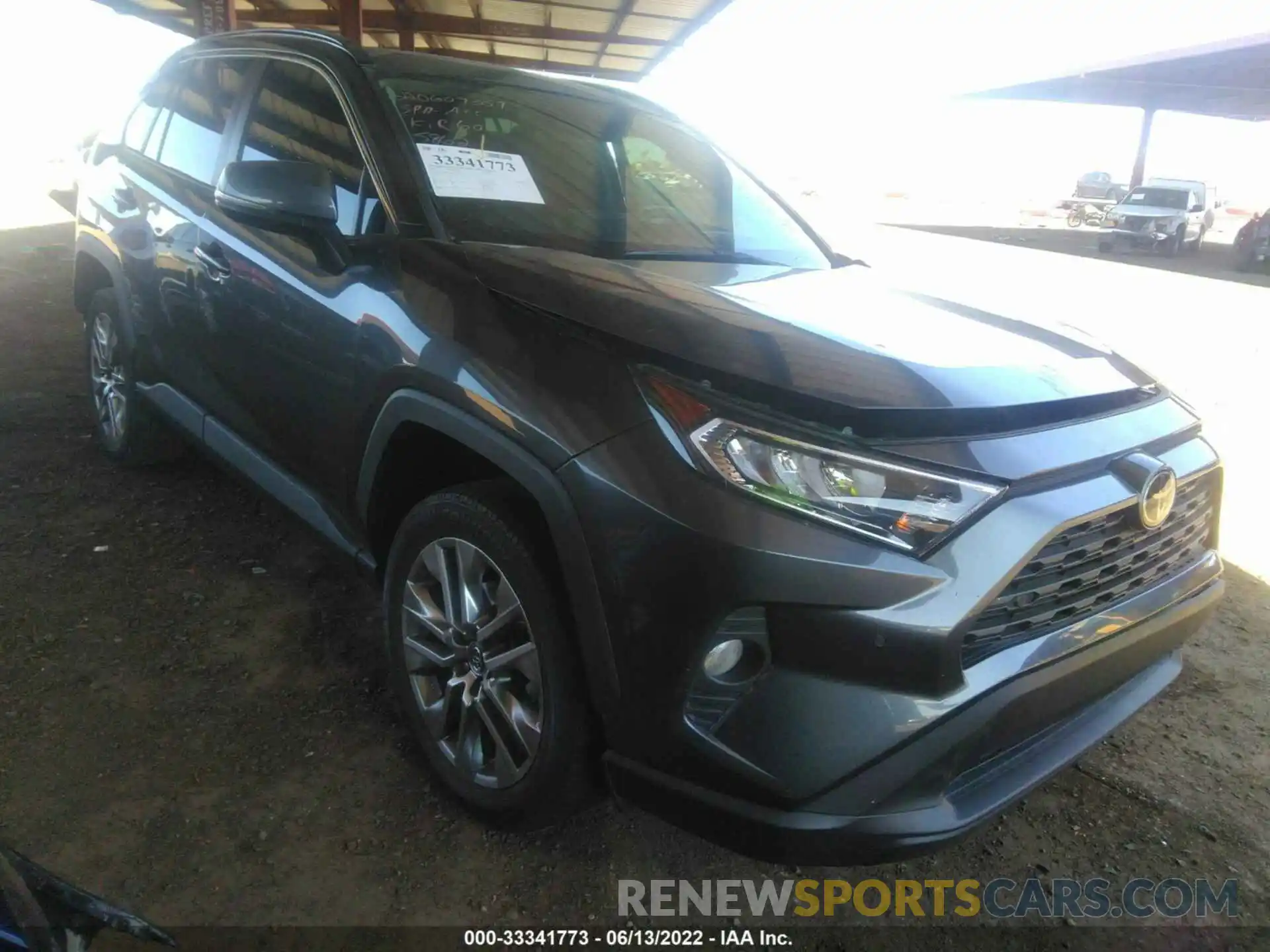 1 Photograph of a damaged car 2T3C1RFVXKC025862 TOYOTA RAV4 2019